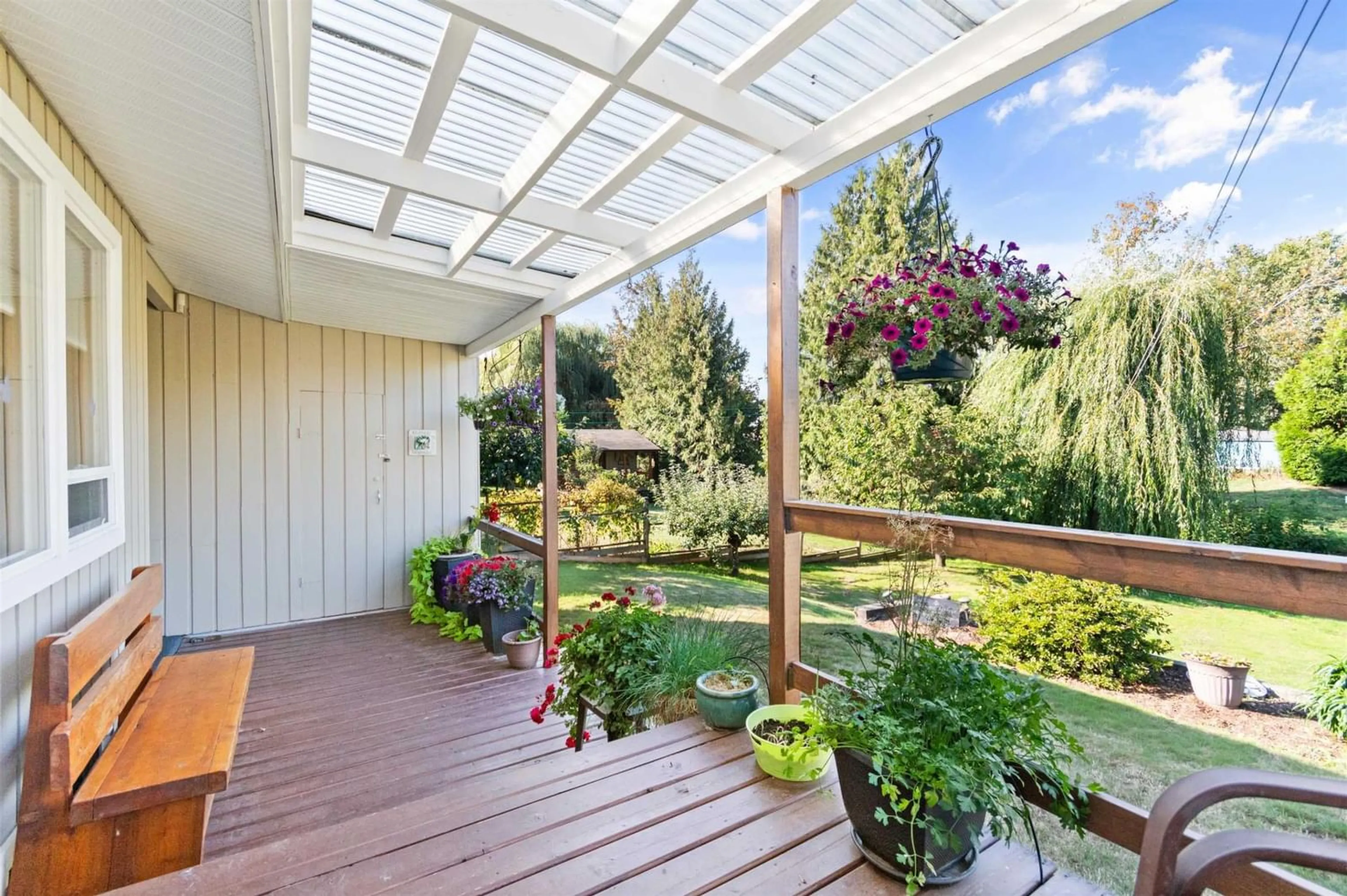 Living room for 7455 CRESTWOOD DRIVE, Chilliwack British Columbia V2R1K2