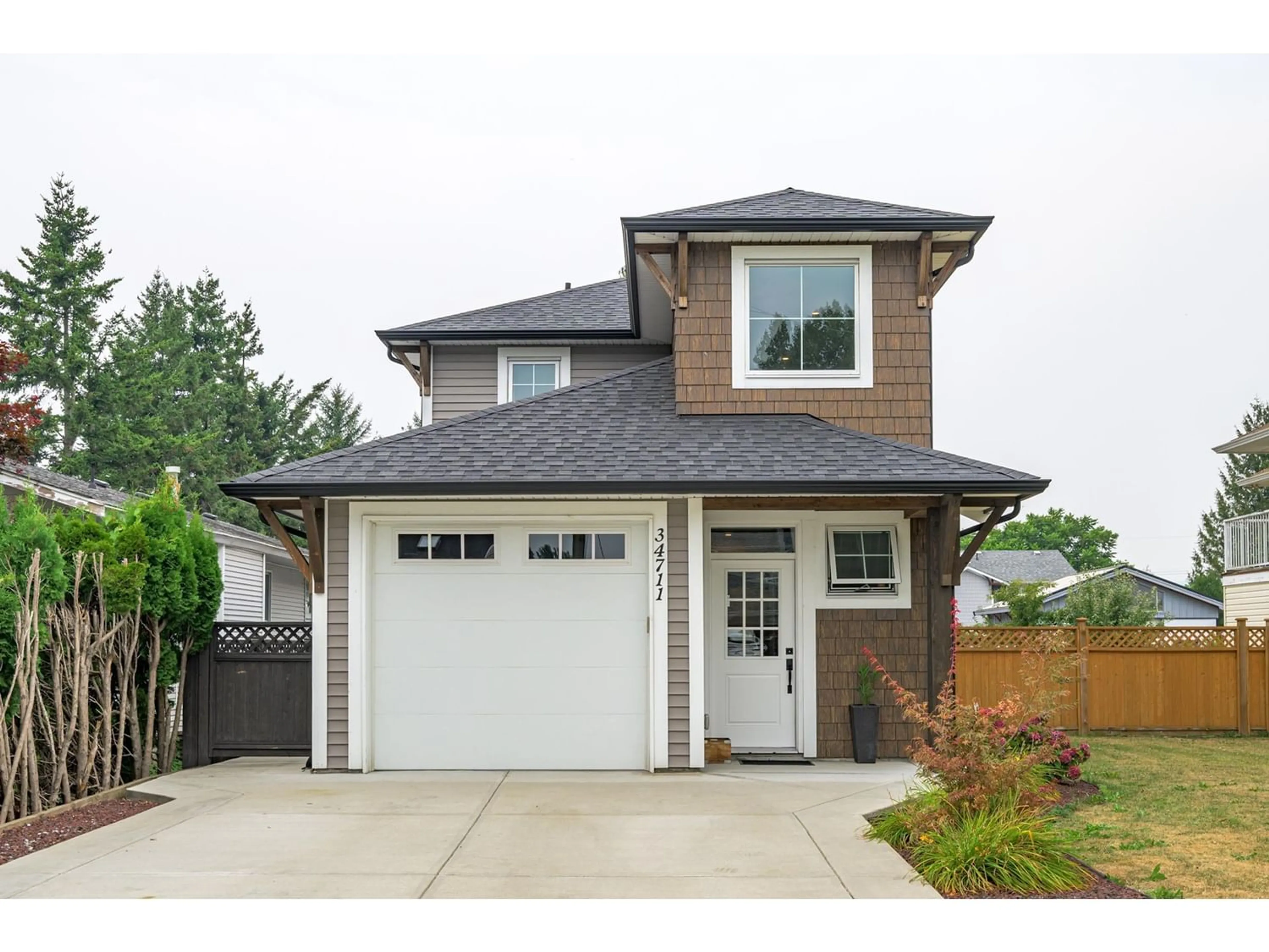 Home with brick exterior material for 34711 2 AVENUE, Abbotsford British Columbia V2S8C1