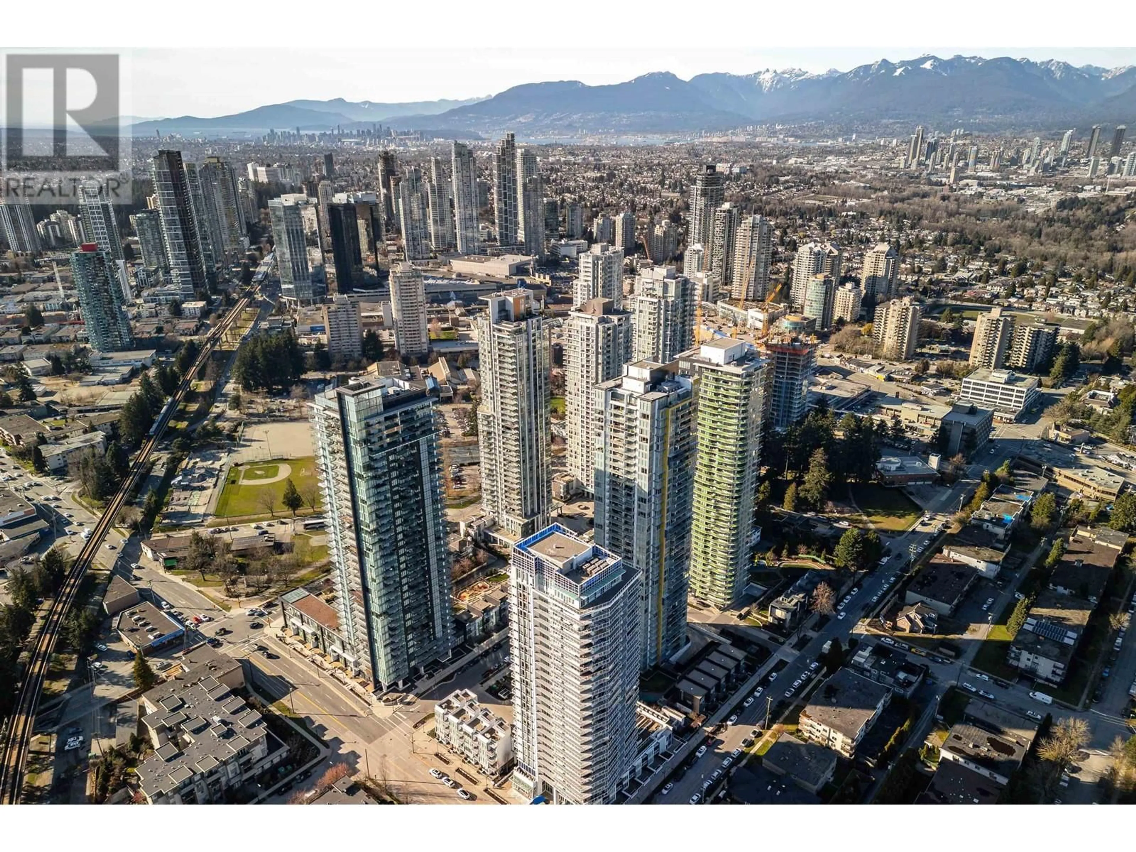 A pic from outside/outdoor area/front of a property/back of a property/a pic from drone, city buildings view from balcony for 1704 - 5051 IMPERIAL STREET, Burnaby British Columbia V5J0J3