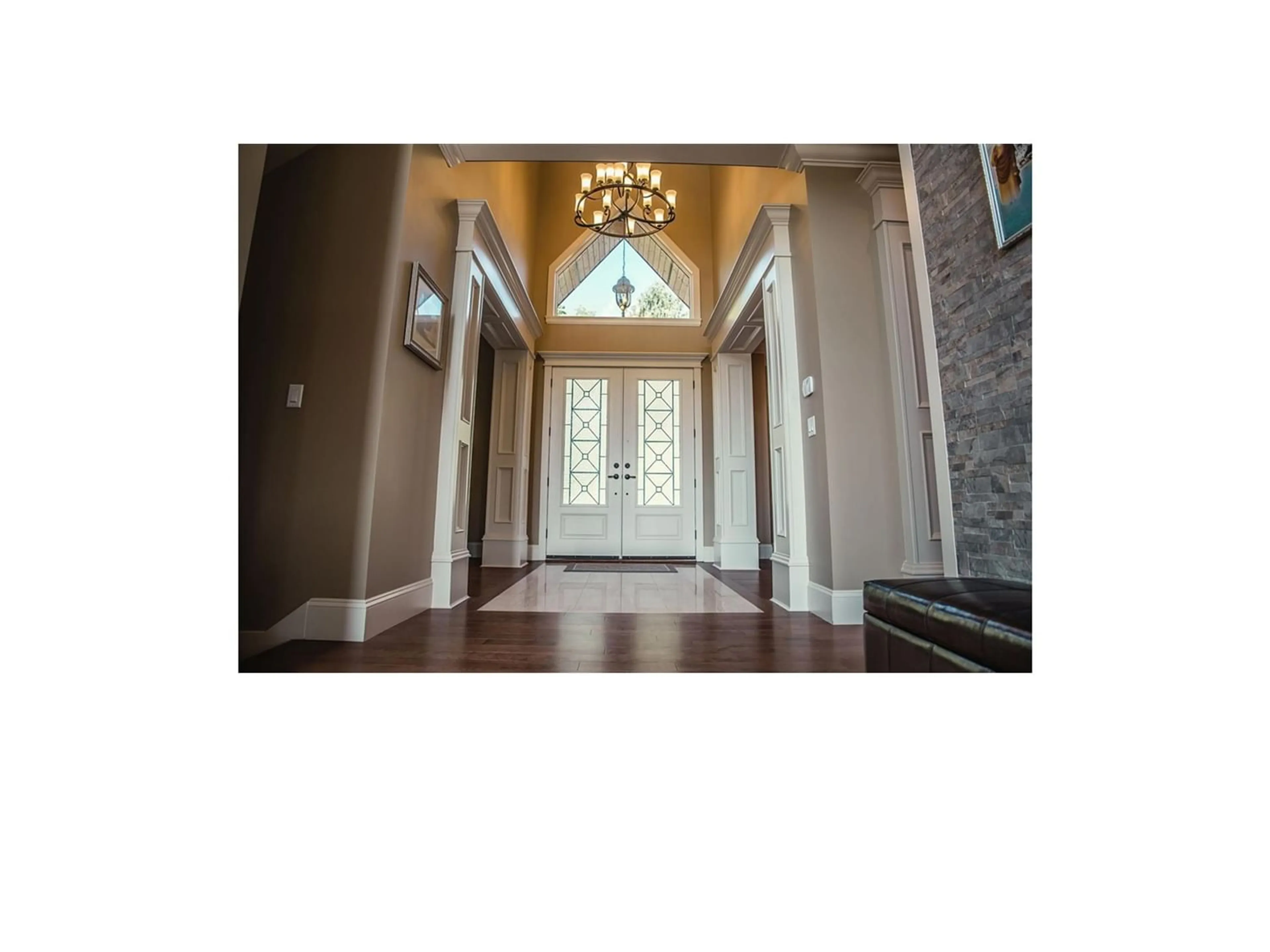 Indoor foyer for 16648 92A AVENUE, Surrey British Columbia V4N0C7