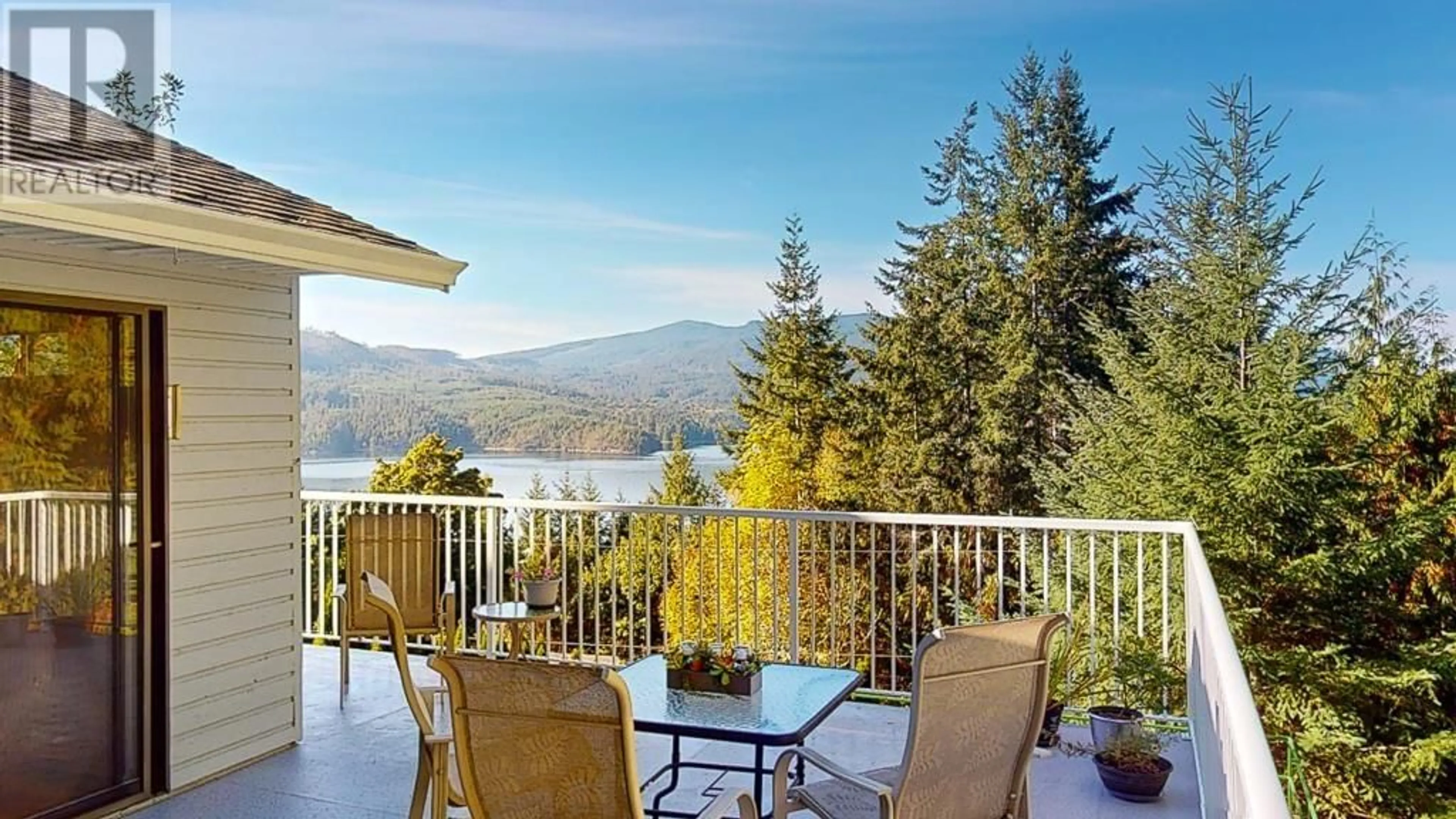 Patio for 5885 SANDY HOOK ROAD, Sechelt British Columbia V7Z0P4