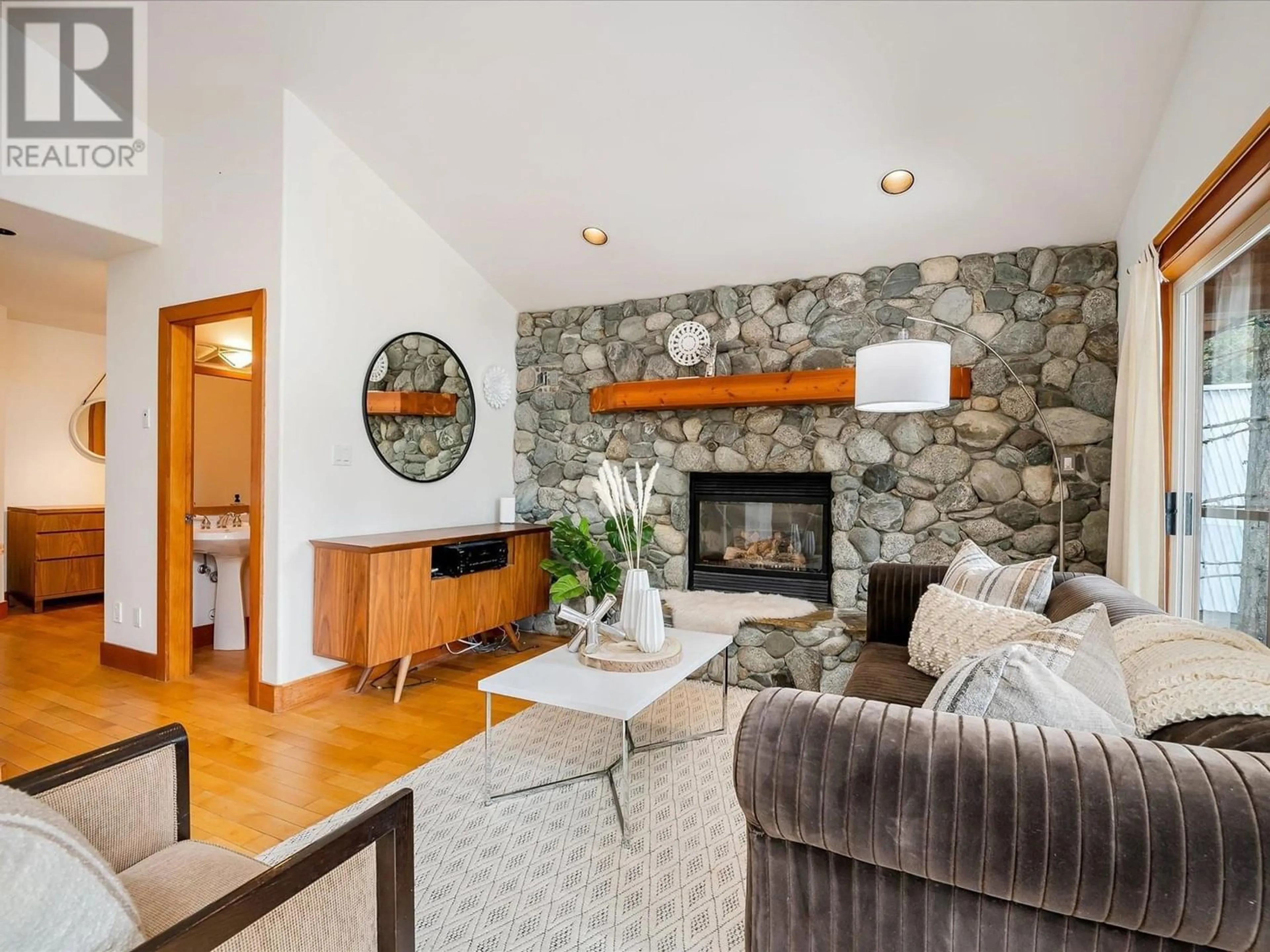 Living room for 8349 NEEDLES DRIVE, Whistler British Columbia V8E0G1