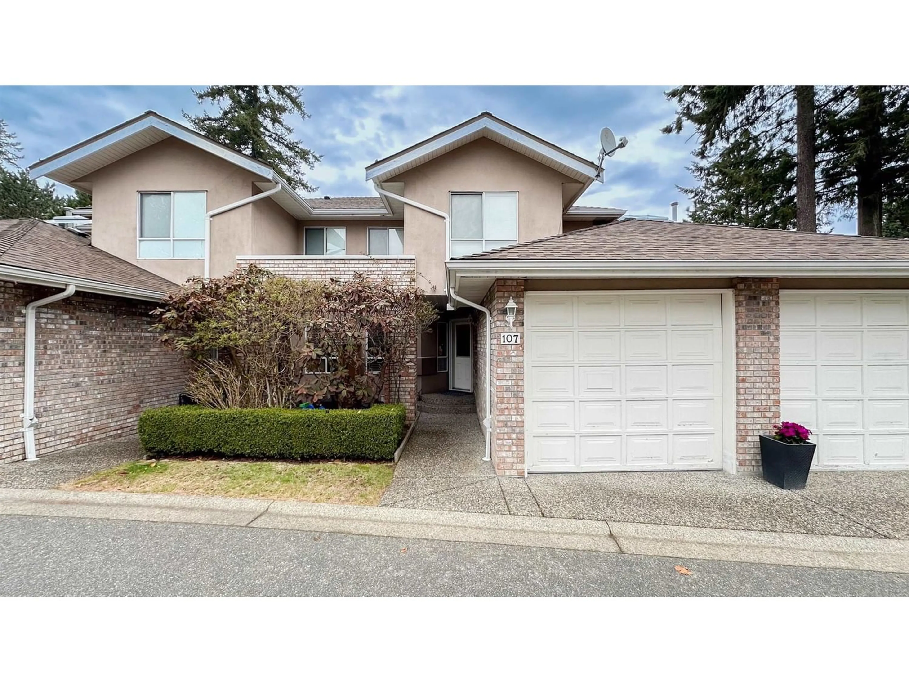 A pic from exterior of the house or condo for 107 15550 26 AV AVENUE, White Rock British Columbia V4P1C6