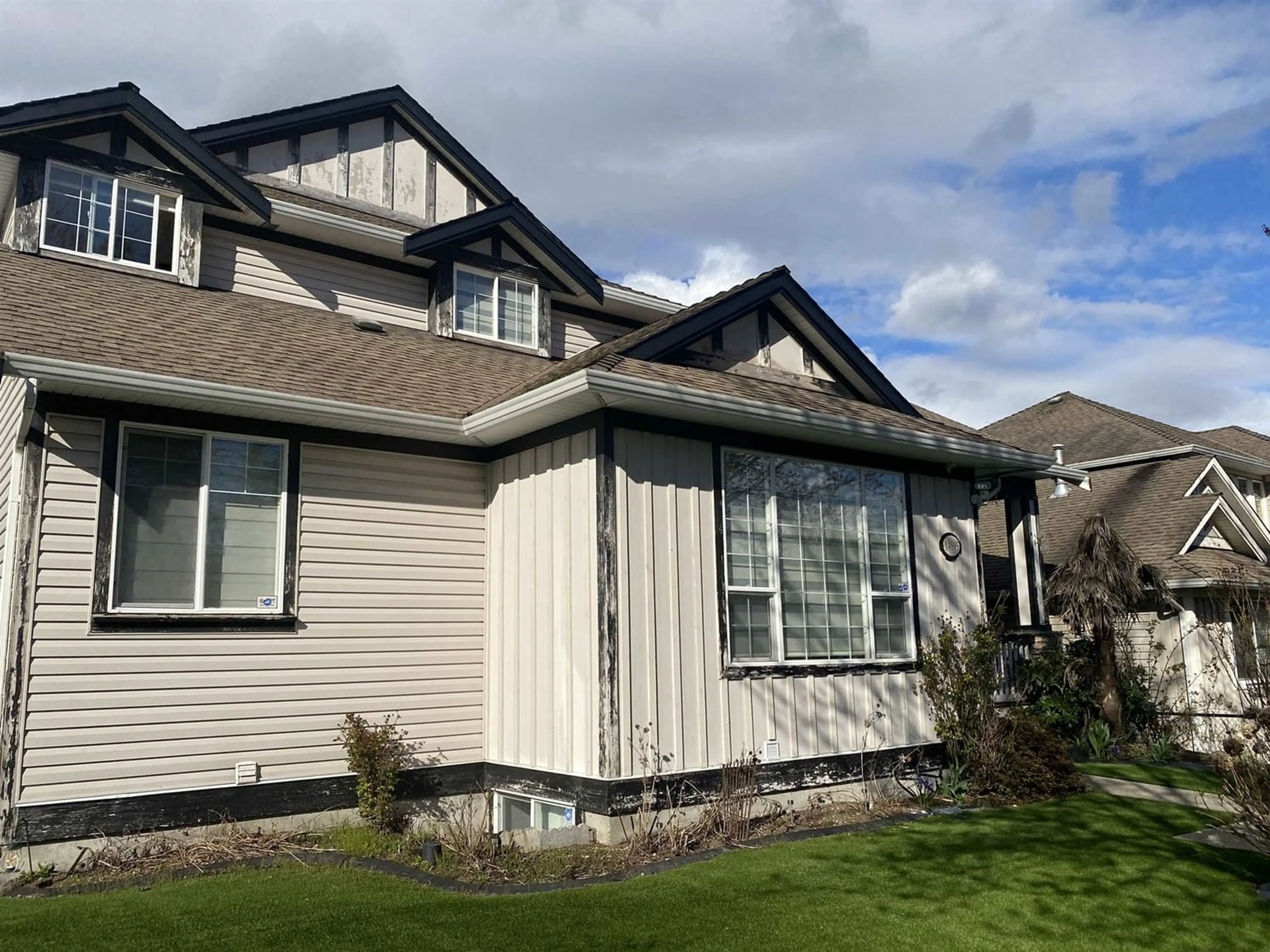 Home with vinyl exterior material, unknown for 14695 72 AVENUE, Surrey British Columbia V3S2E8