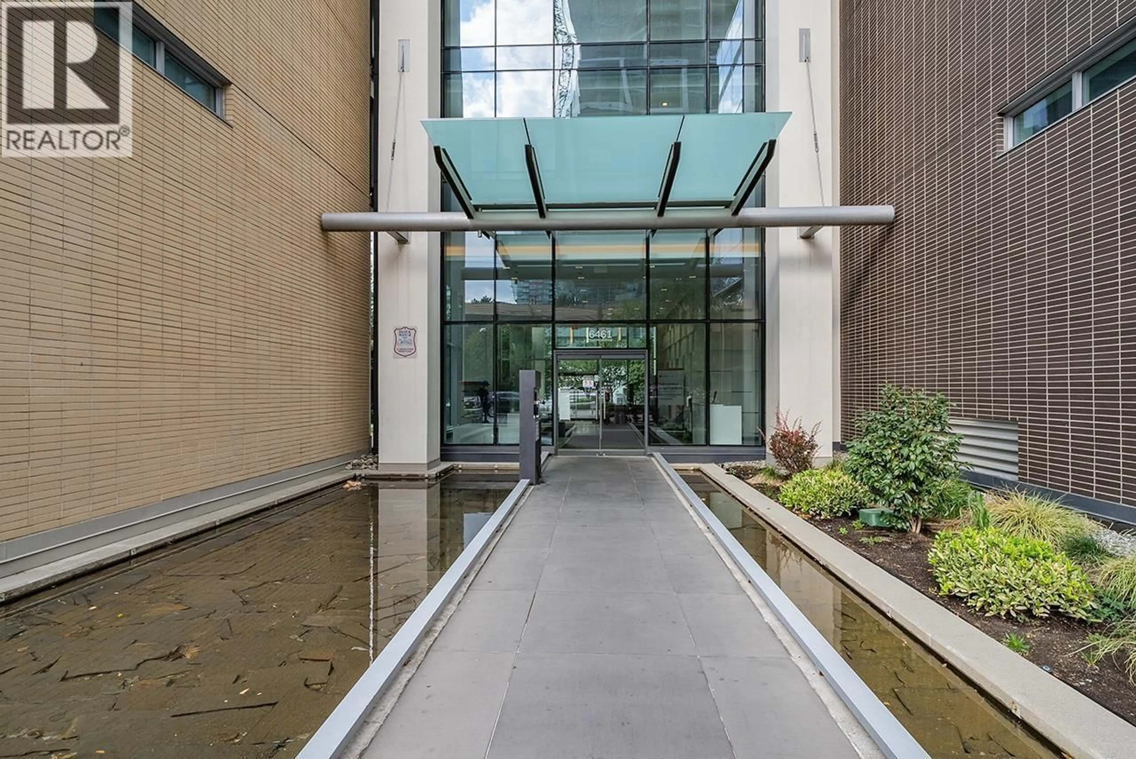 Indoor foyer for 5803 - 6461 TELFORD AVENUE, Burnaby British Columbia V5H0B7
