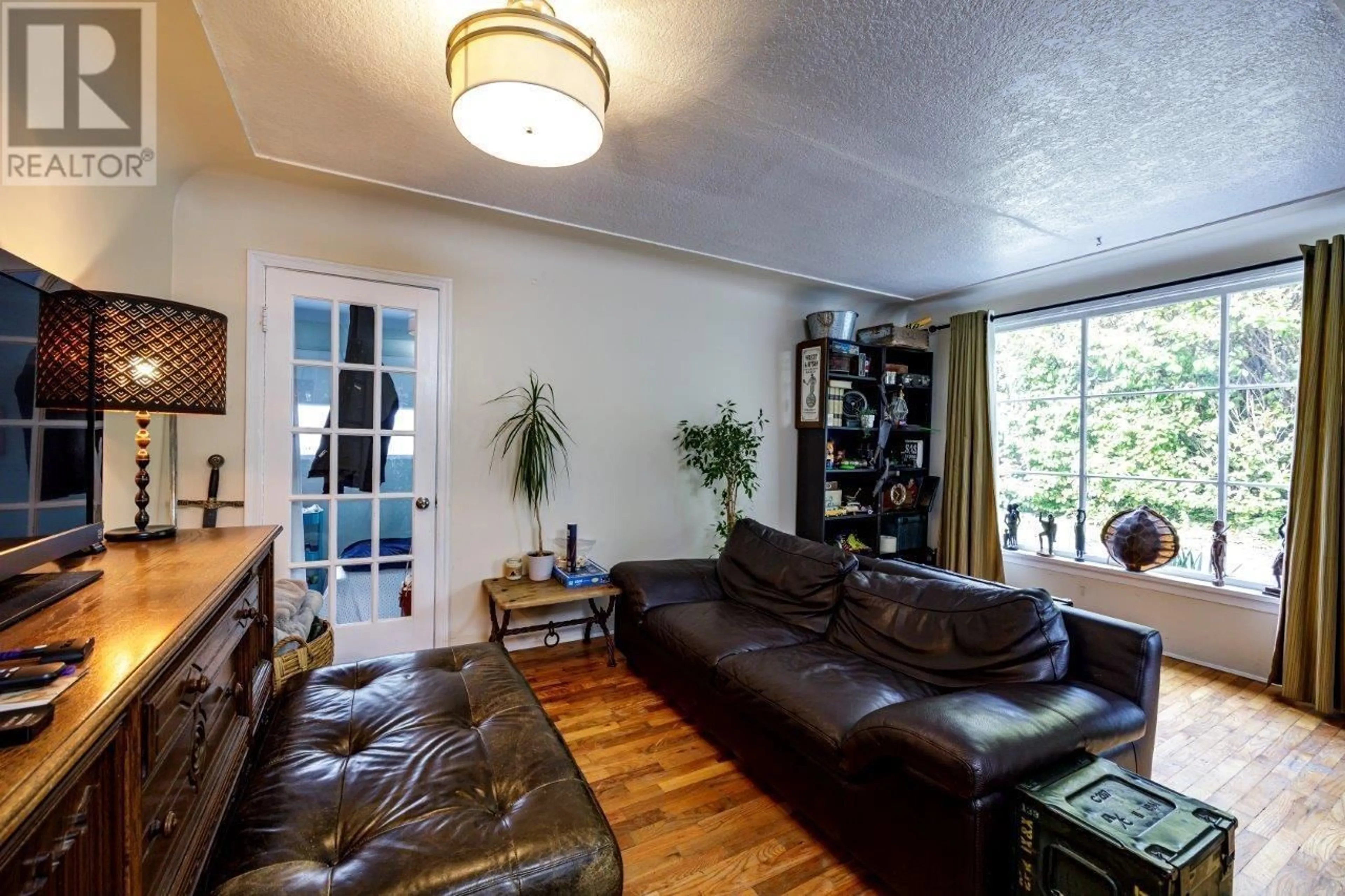 Living room for 119 E KINGS ROAD, North Vancouver British Columbia V7N1H4