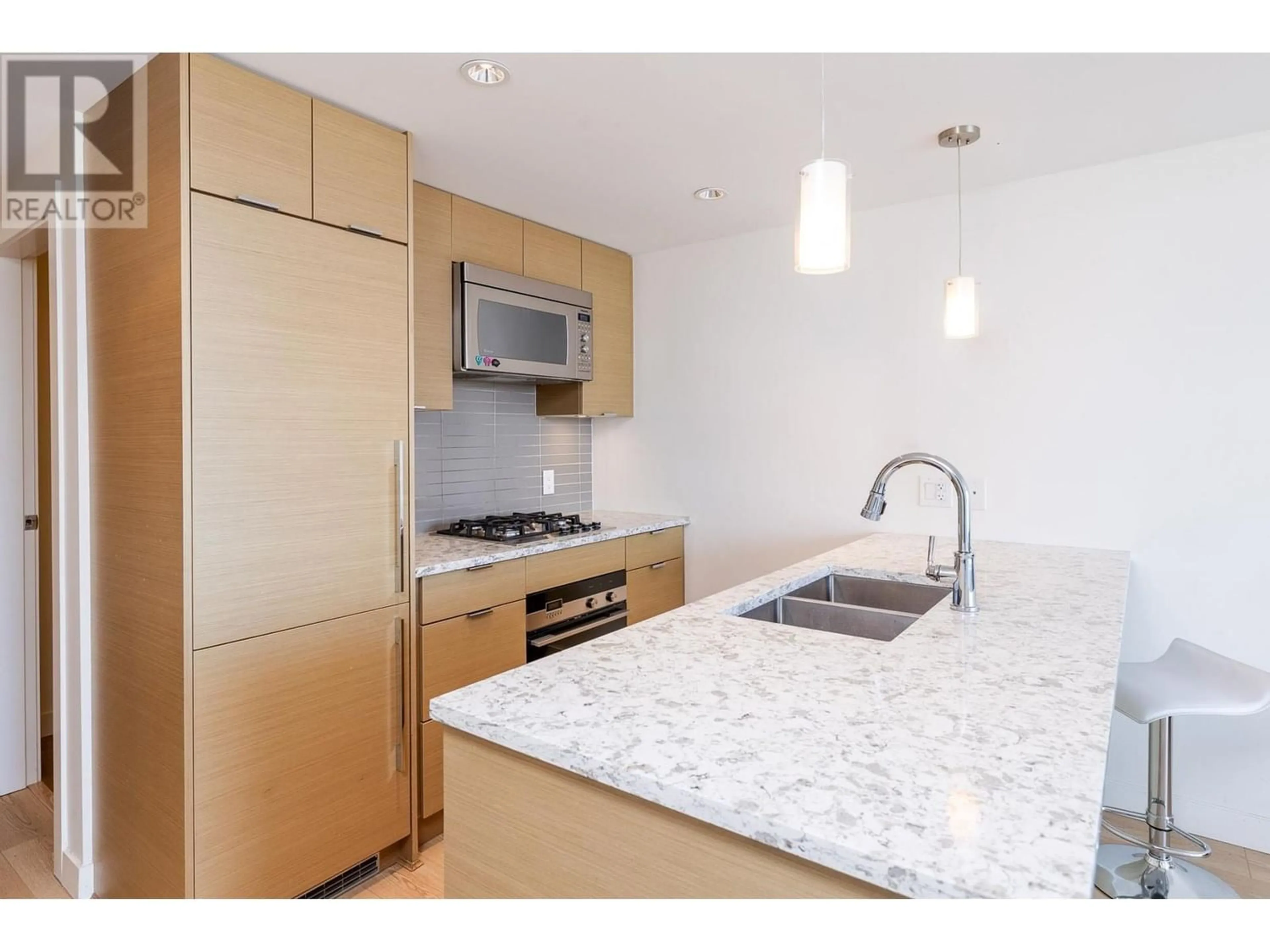 Standard kitchen for 710 4083 CAMBIE STREET, Vancouver British Columbia V5Z2X9