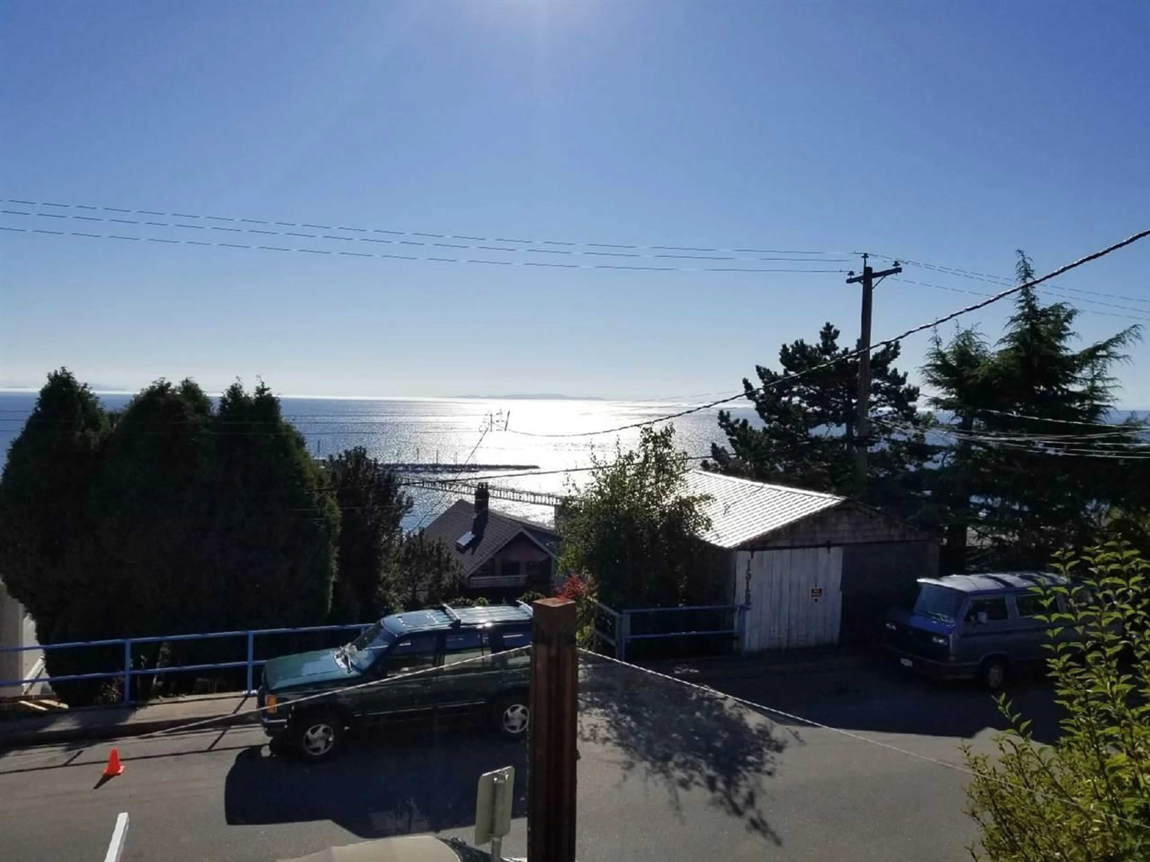 Frontside or backside of a home for 15161 VICTORIA AVENUE, White Rock British Columbia V4B1G5