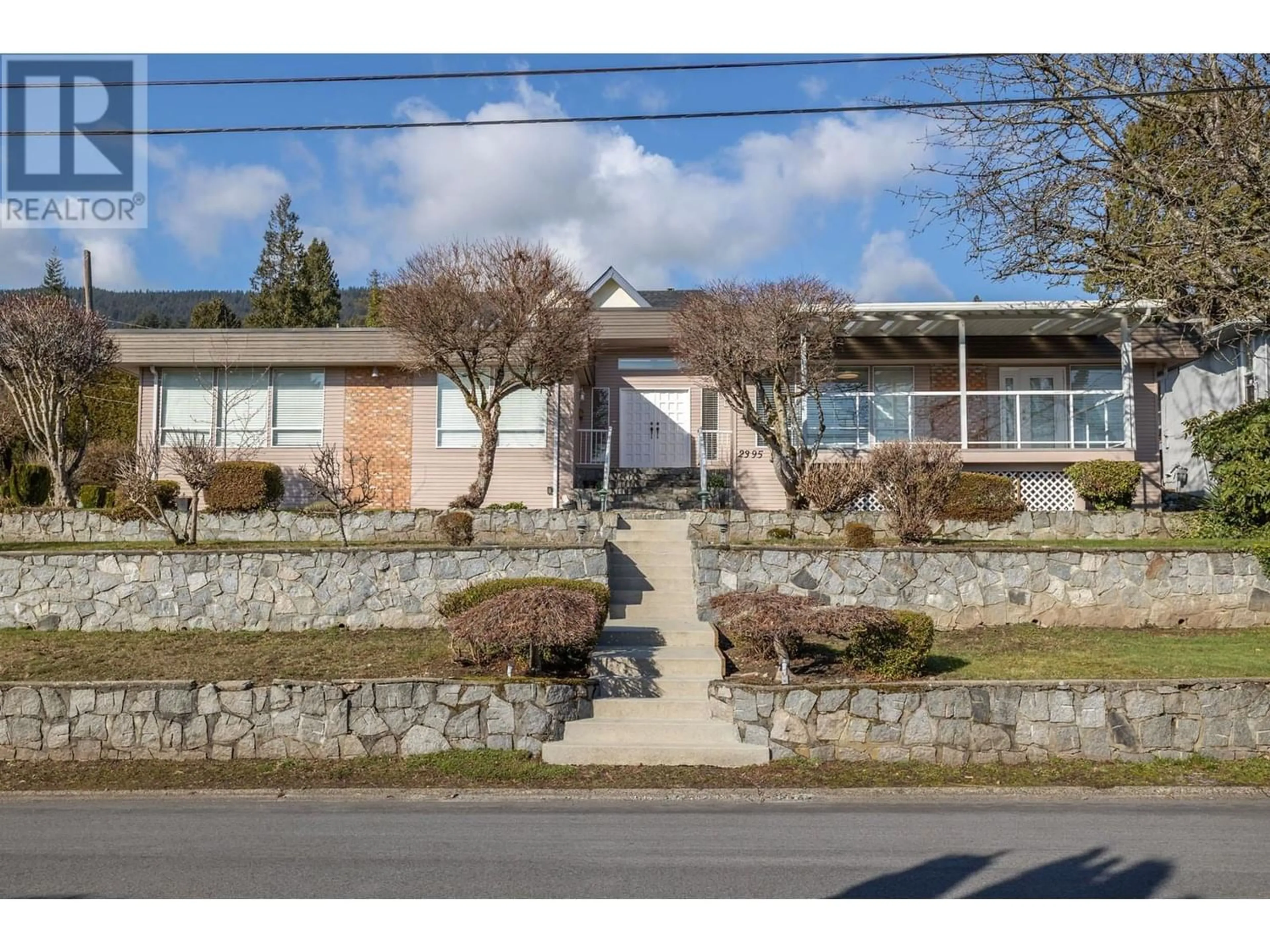 Frontside or backside of a home for 2395 MATHERS AVENUE, West Vancouver British Columbia V7V2H7