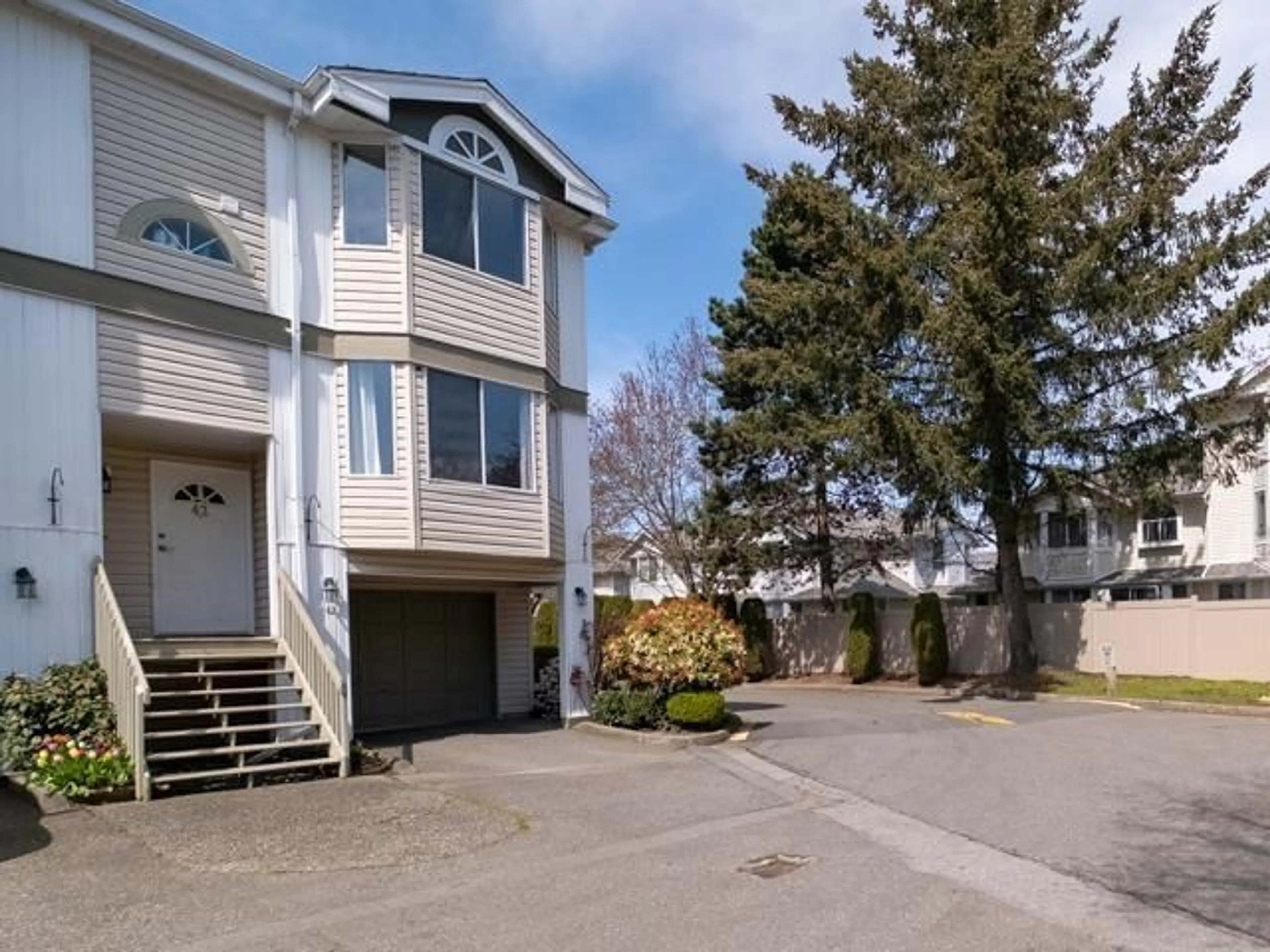A pic from exterior of the house or condo for 42 7875 122 STREET, Surrey British Columbia V3W0Y8