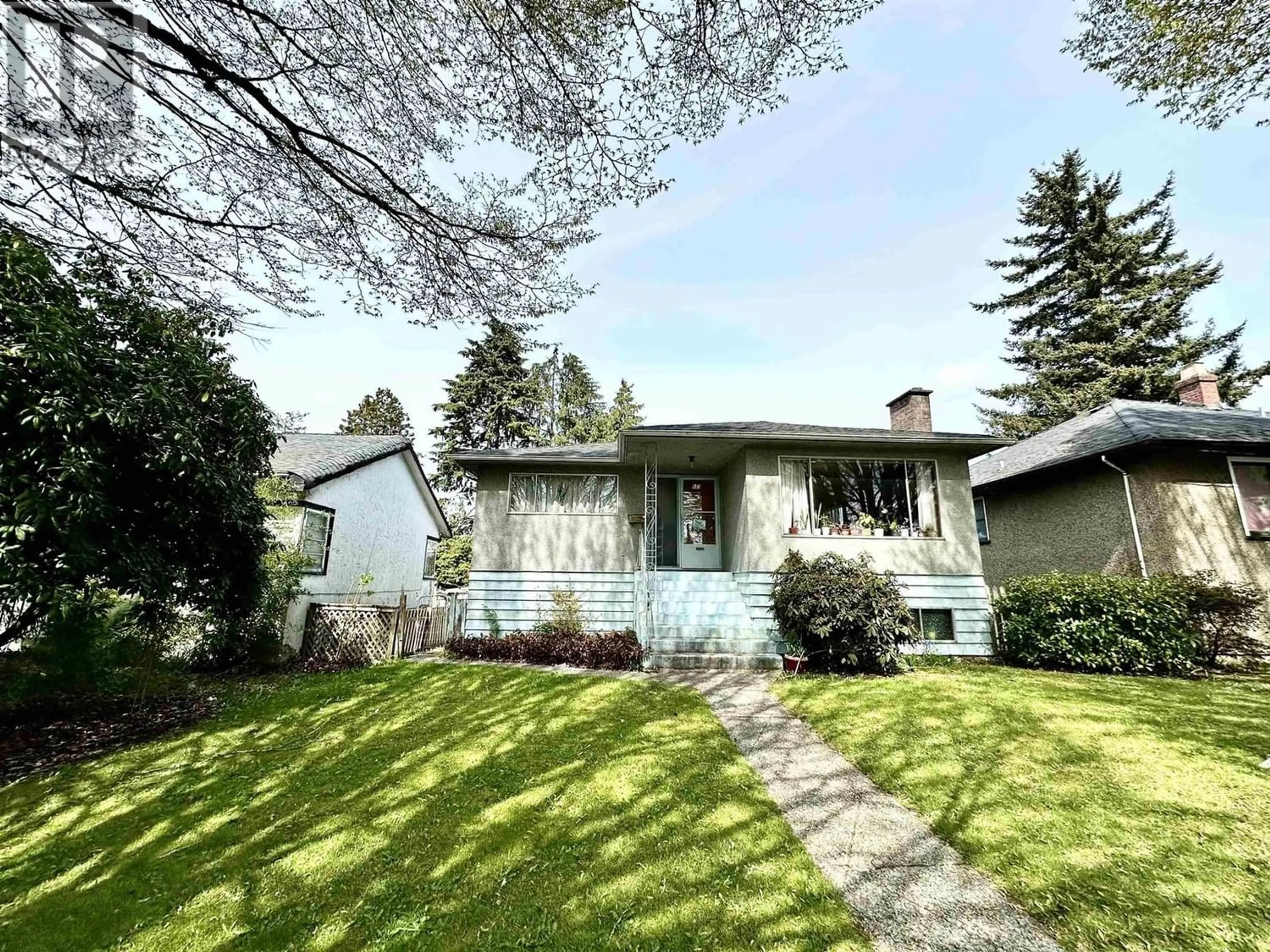 Frontside or backside of a home for 883 E 33RD AVENUE, Vancouver British Columbia V5V3A4