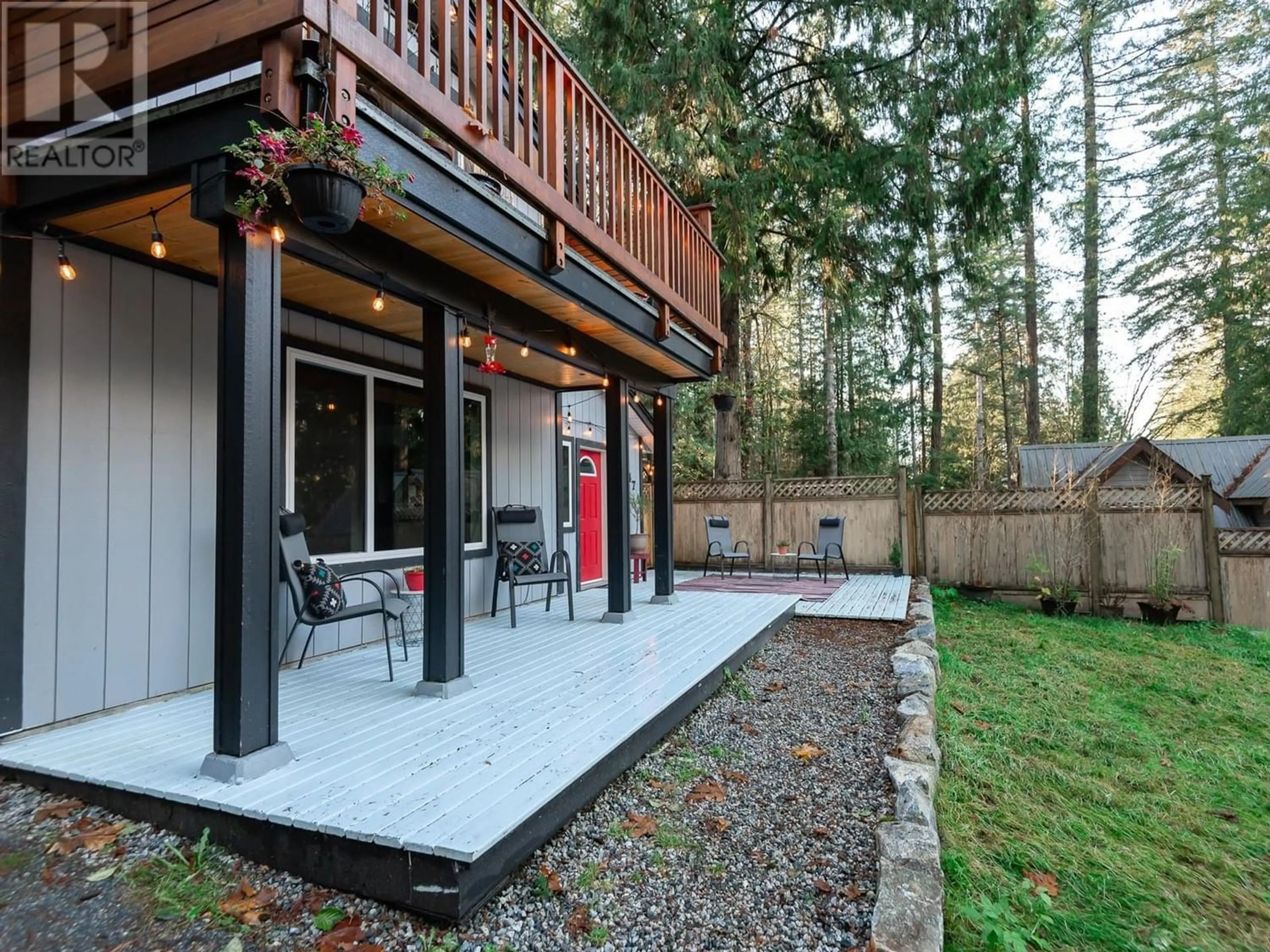 Patio for 5747 NAYLOR ROAD, Sechelt British Columbia V7Z0C7