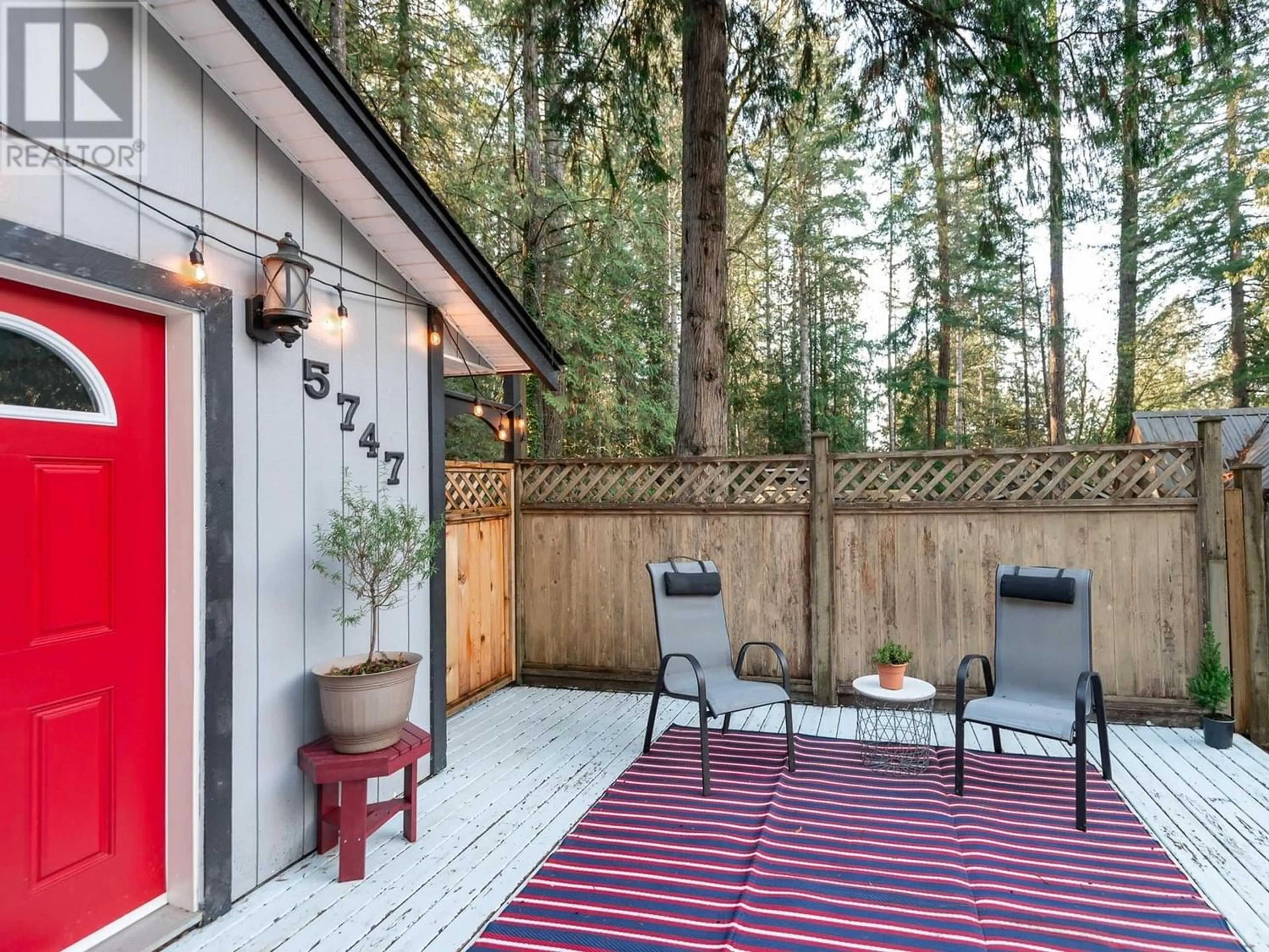 Patio for 5747 NAYLOR ROAD, Sechelt British Columbia V7Z0C7