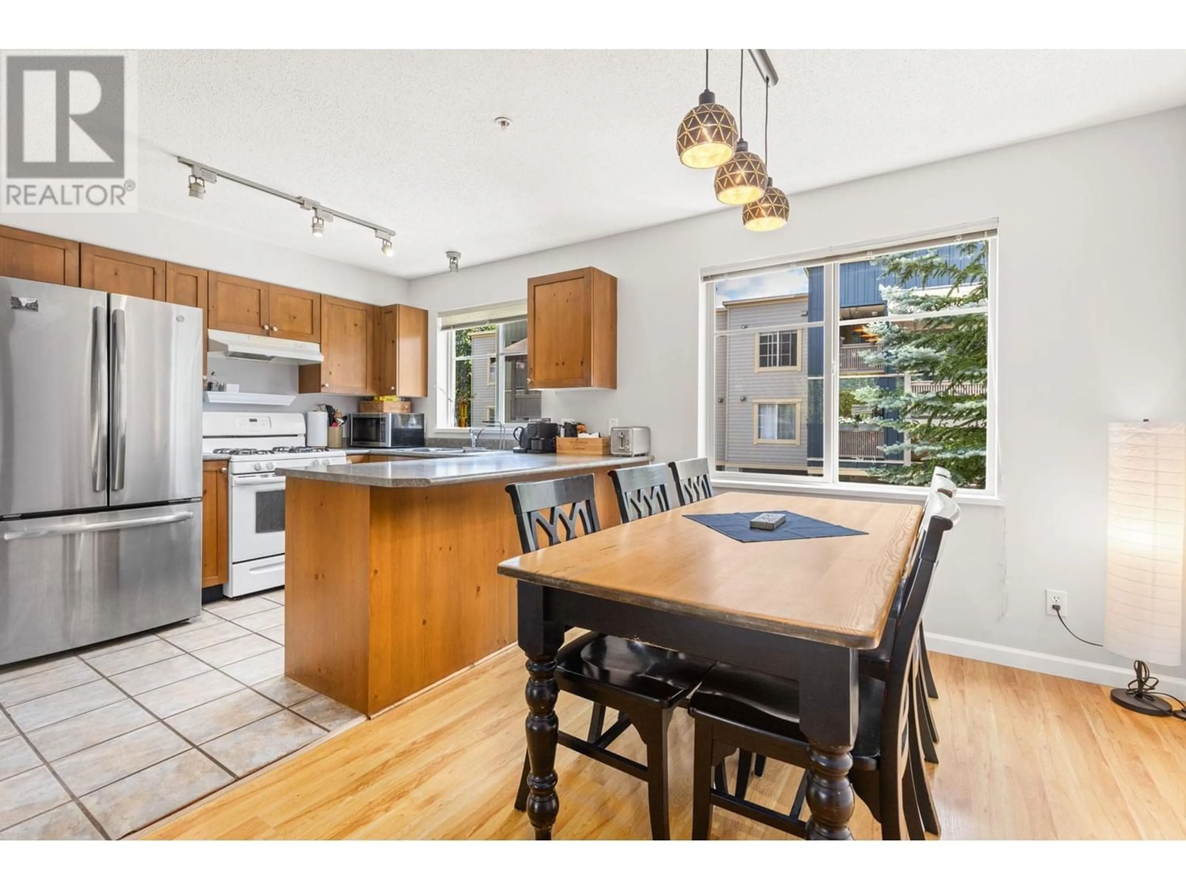 Standard kitchen for 18 1446 VINE ROAD, Pemberton British Columbia V0N2L1