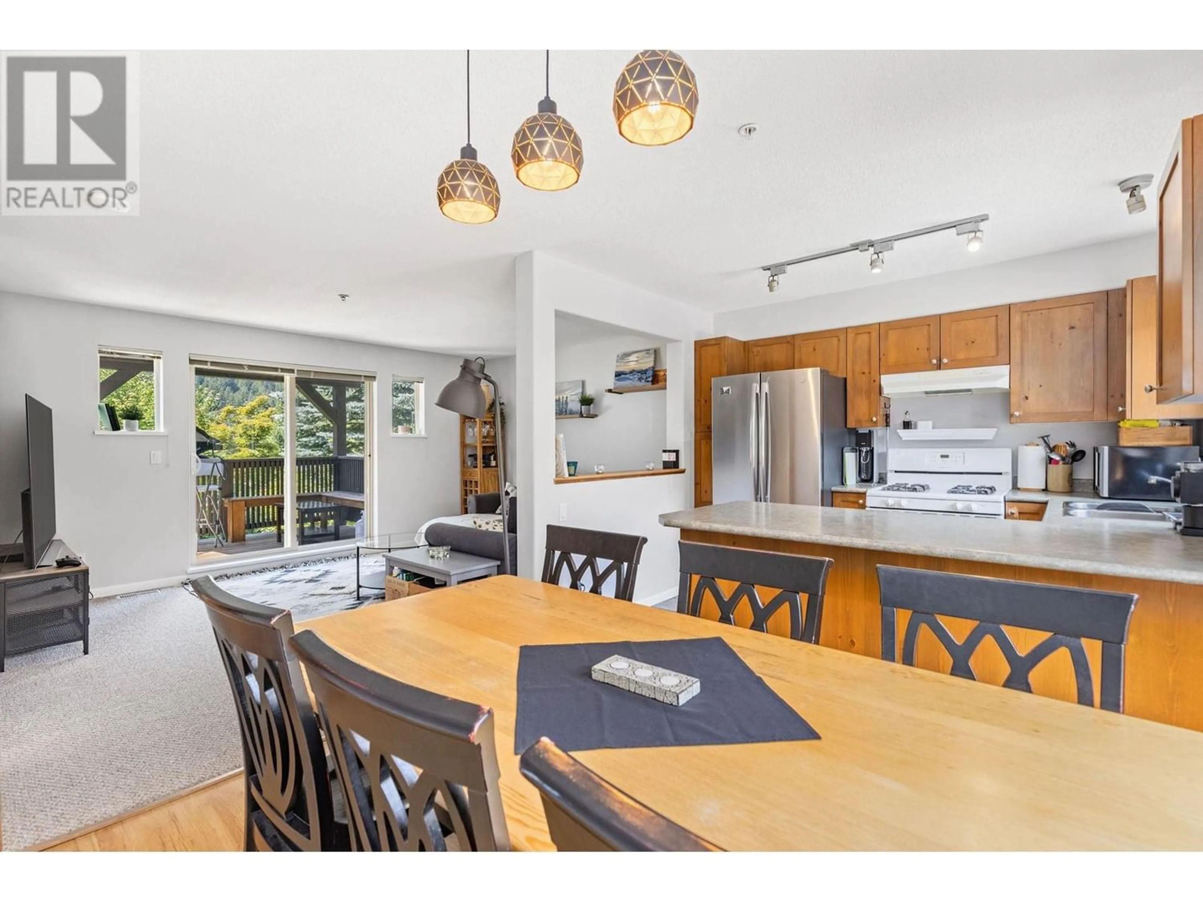 Dining room for 18 1446 VINE ROAD, Pemberton British Columbia V0N2L1