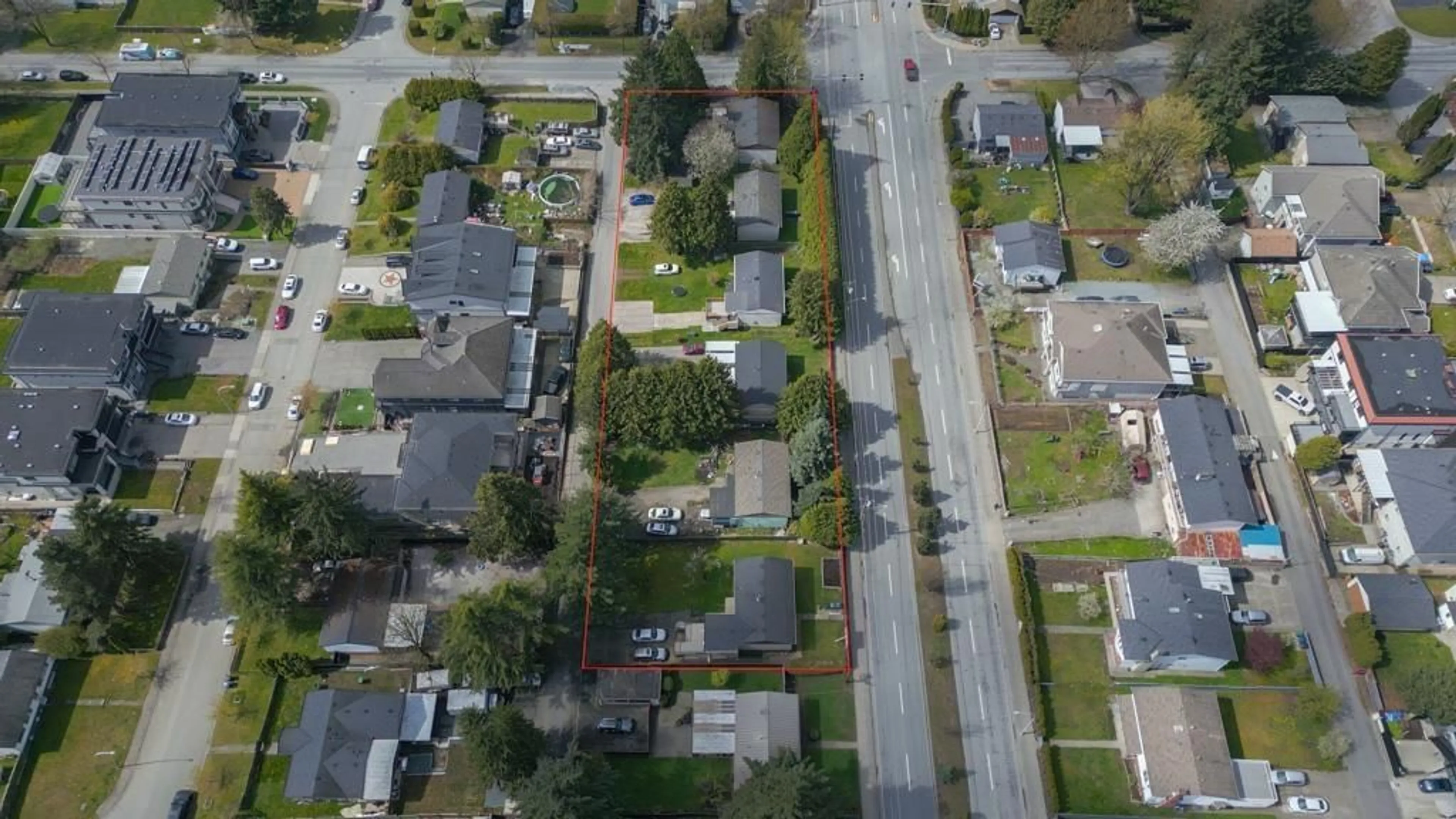 A pic from outside/outdoor area/front of a property/back of a property/a pic from drone, street for 15036 88, Surrey British Columbia V3S2S7
