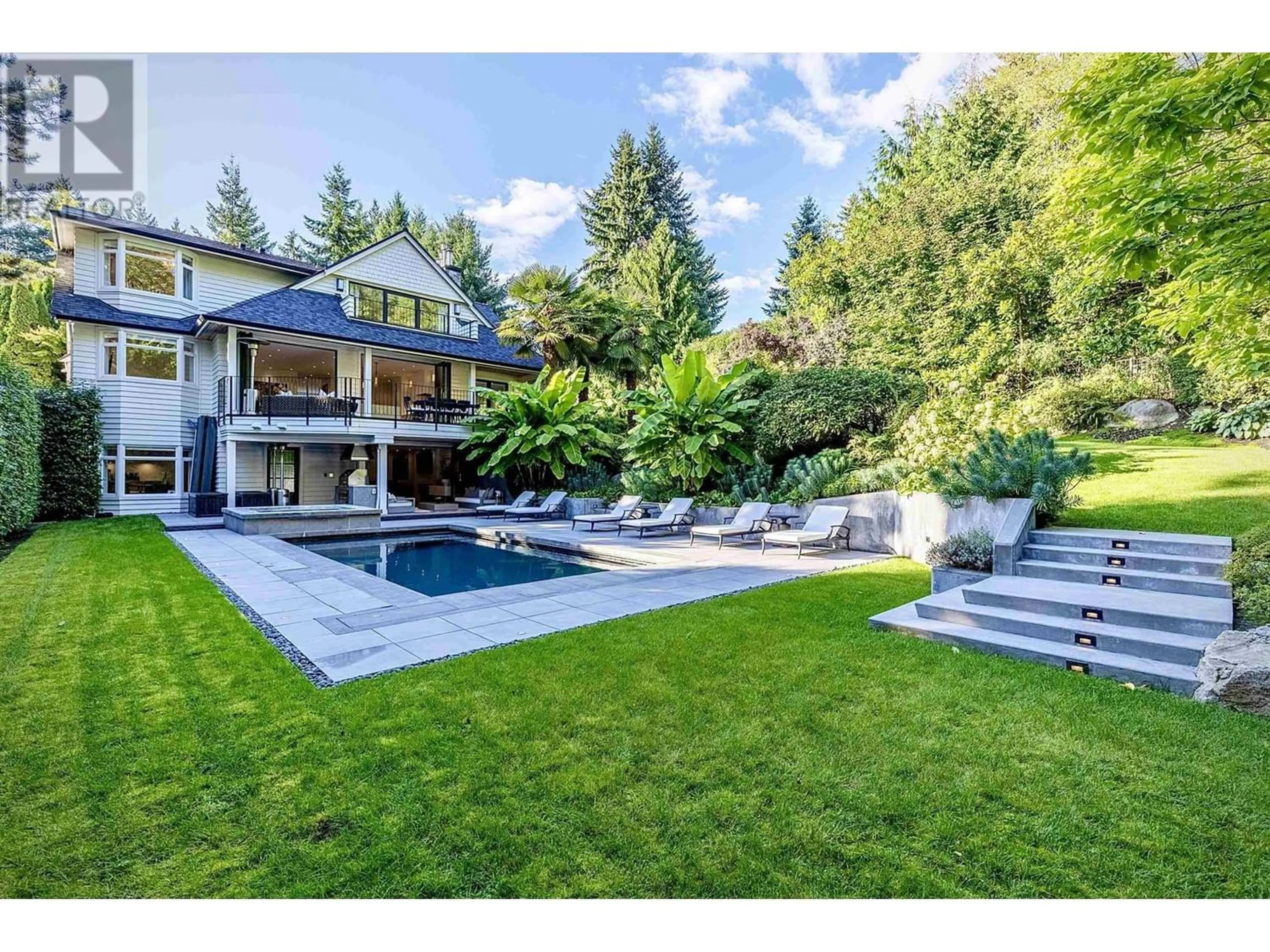 Indoor or outdoor pool for 5721 WESTPORT COURT, West Vancouver British Columbia V7W2X9