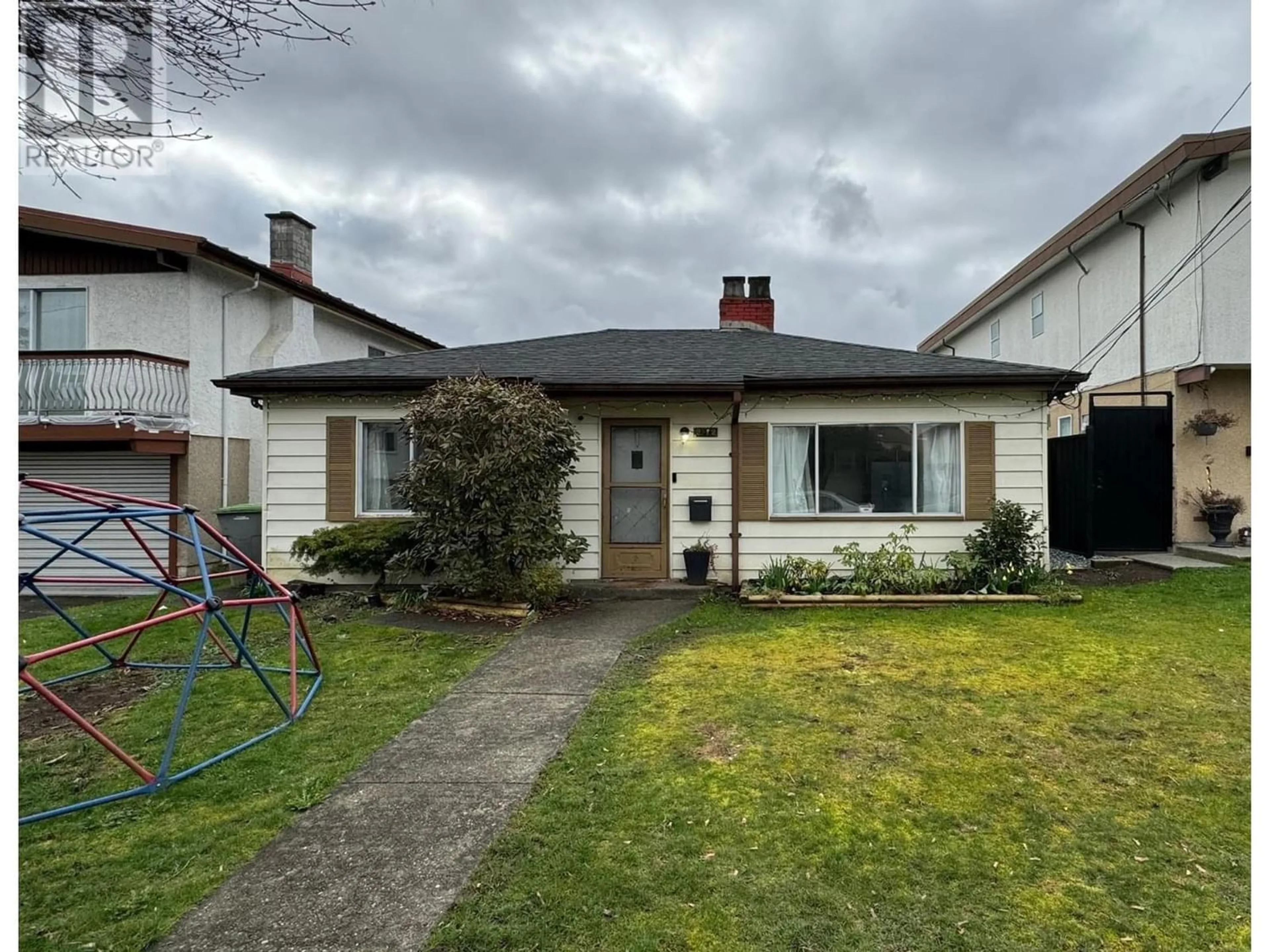 Frontside or backside of a home for 2172 E 35TH AVENUE, Vancouver British Columbia V5P1B9