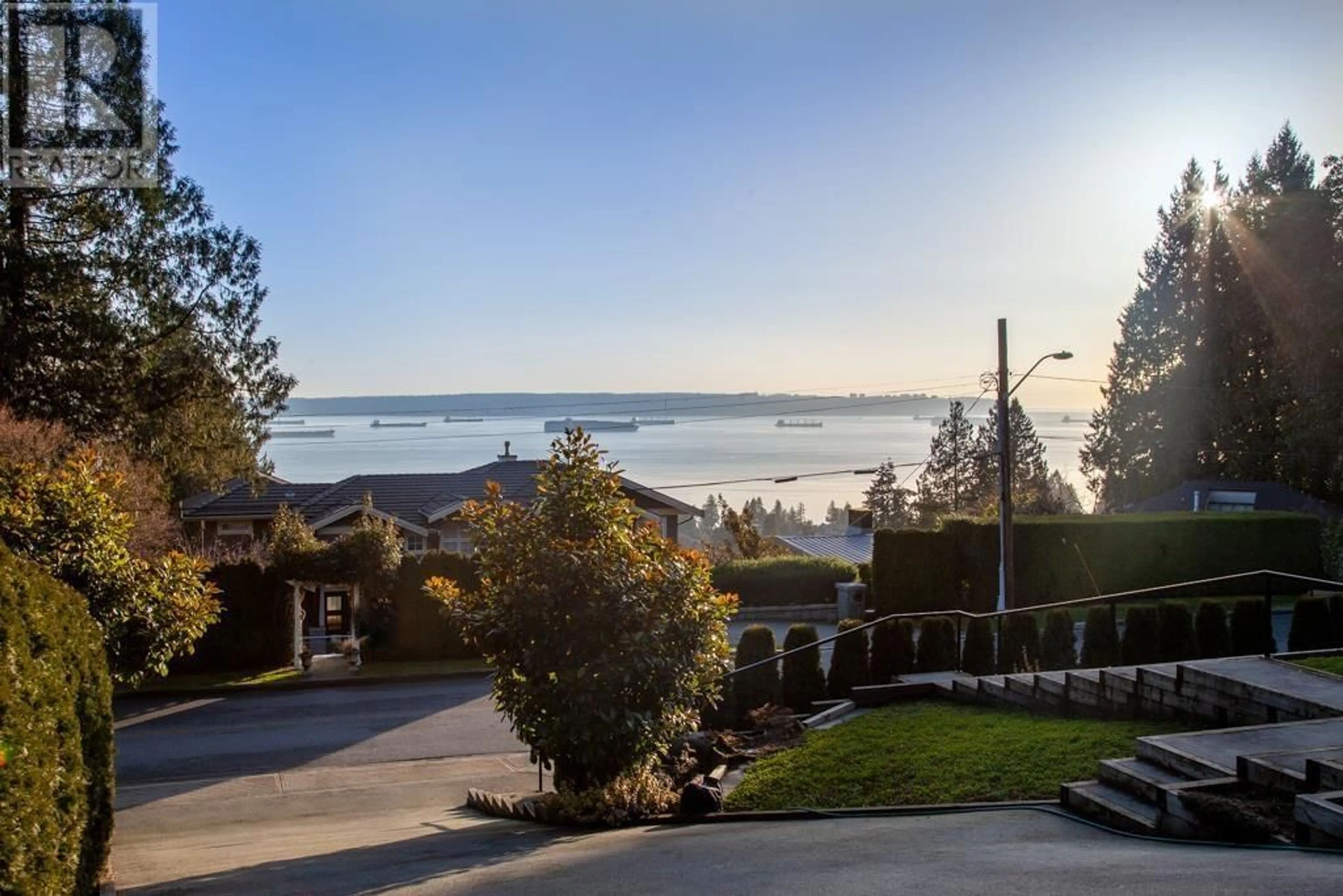 Lakeview for 2421 QUEENS AVENUE, West Vancouver British Columbia V7V2Y7
