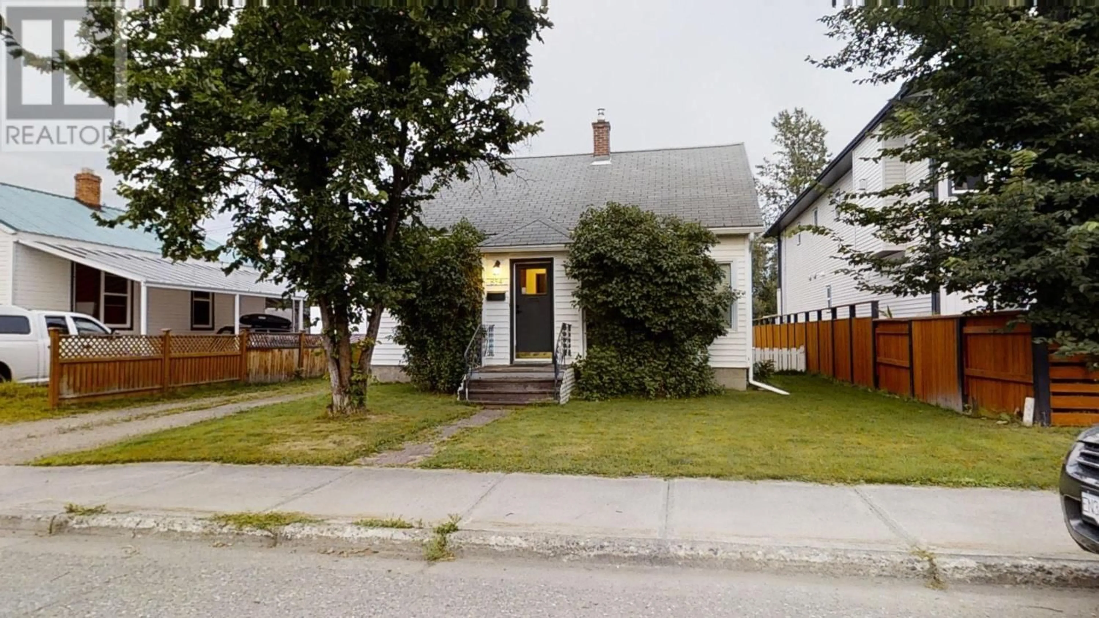 Outside view for 854 ALWARD STREET, Prince George British Columbia V2M2E9