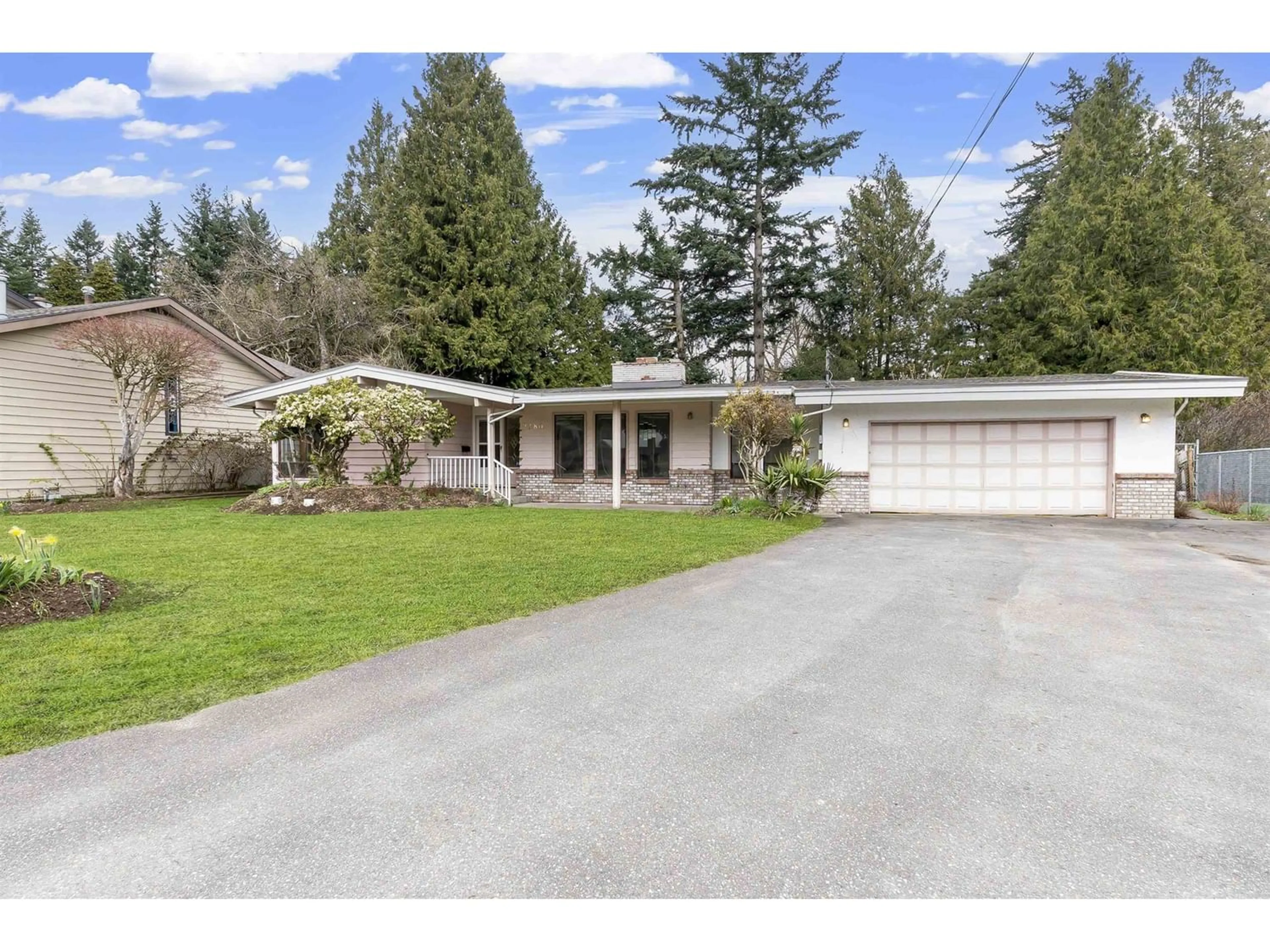 Frontside or backside of a home for 2380 FARRANT CRESCENT, Abbotsford British Columbia V2S1V3