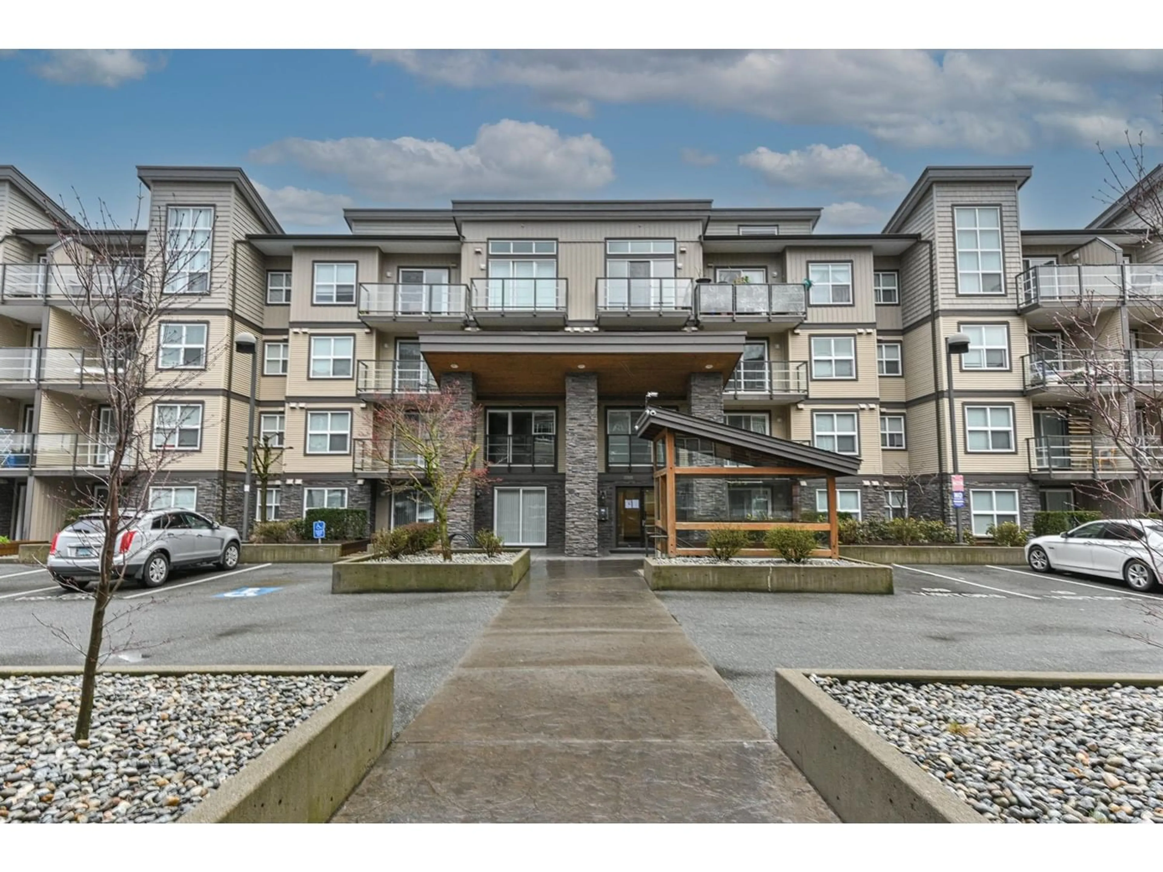 A pic from exterior of the house or condo for 306 30515 CARDINAL AVENUE, Abbotsford British Columbia V2T0A8