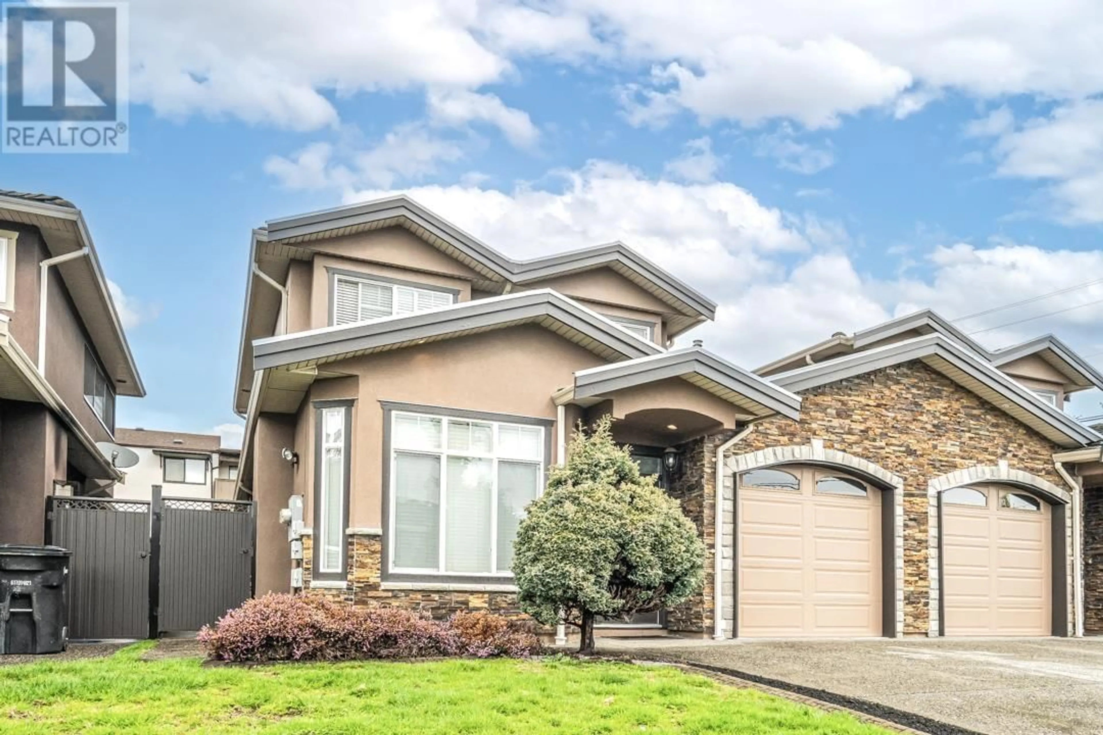 Frontside or backside of a home for 6697 LOCHDALE STREET, Burnaby British Columbia V5B2M7