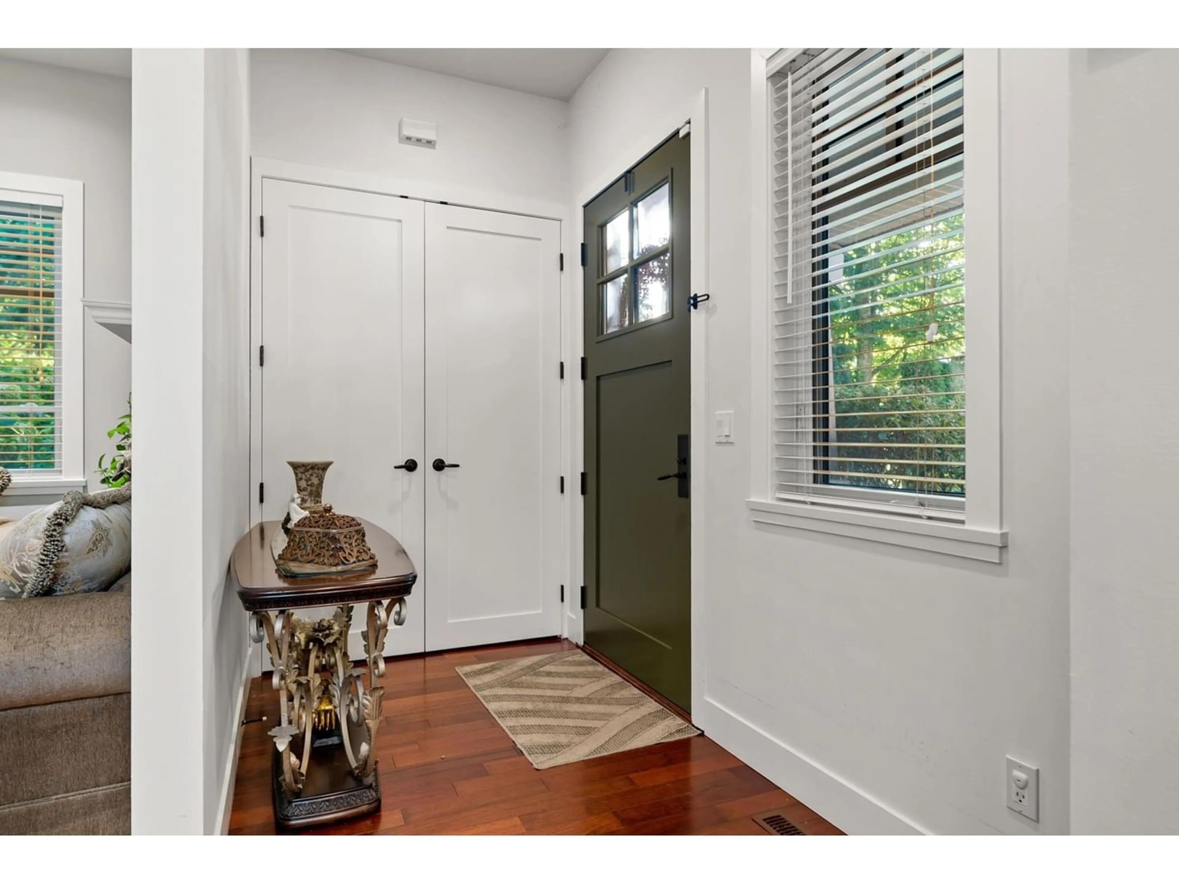 Indoor entryway for 30 3122 160 STREET, Surrey British Columbia V3Z8K5