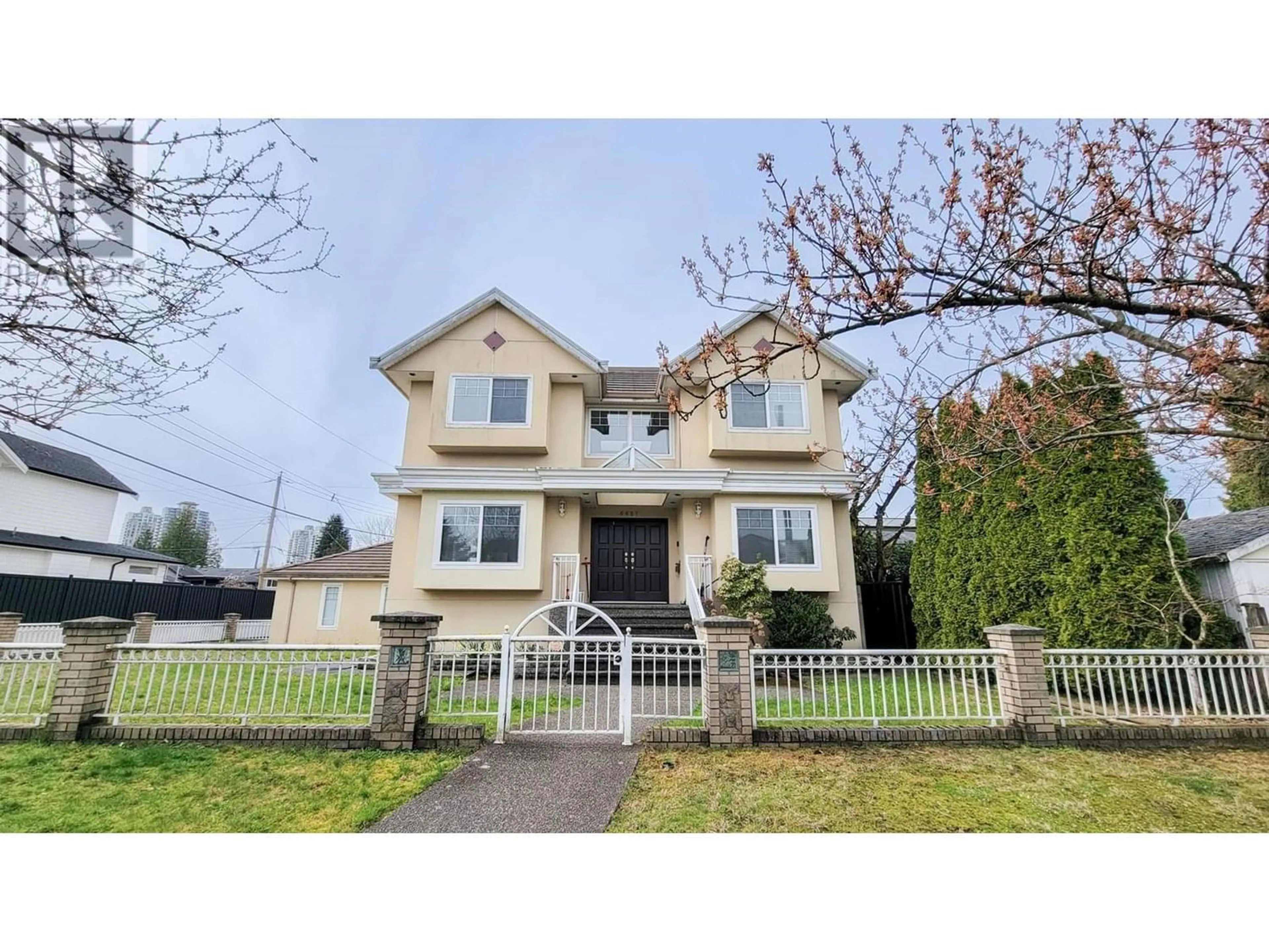 Frontside or backside of a home for 6627 STRATHMORE AVENUE, Burnaby British Columbia V5E3H8