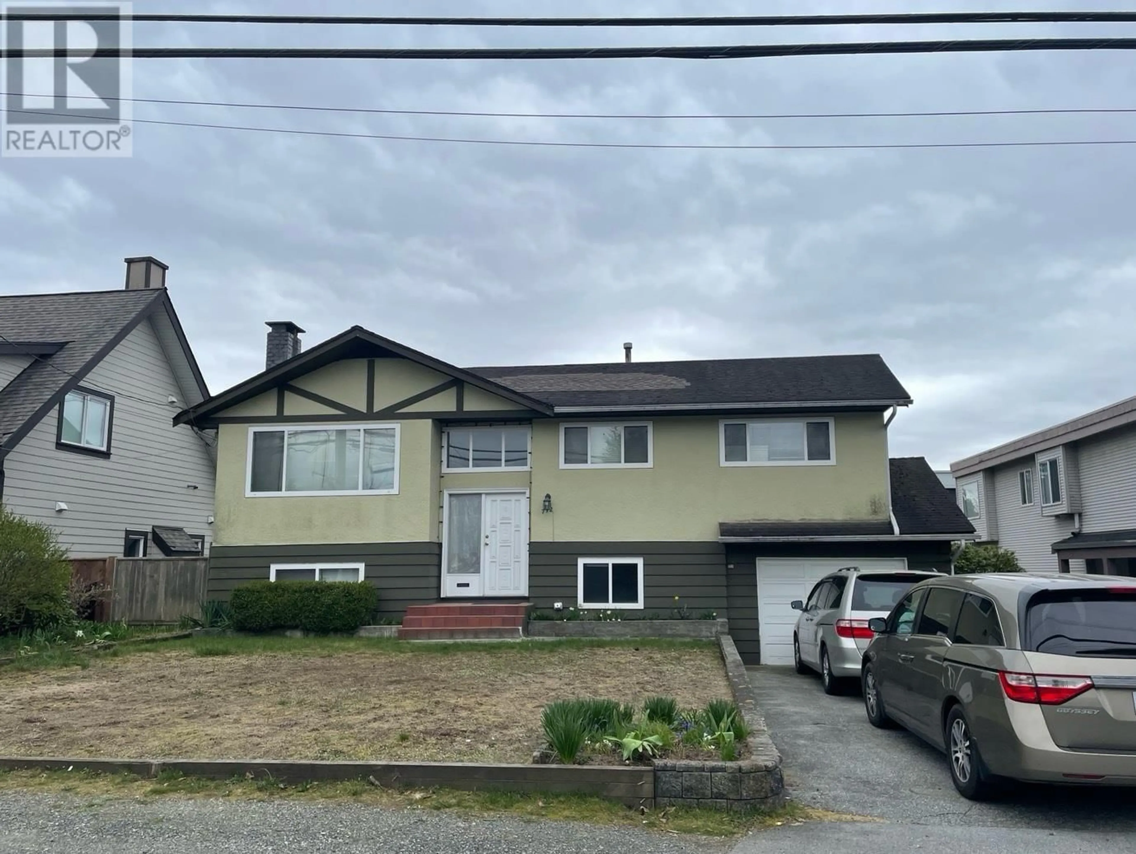 Frontside or backside of a home for 712 MORRISON AVENUE, Coquitlam British Columbia V3J4H7