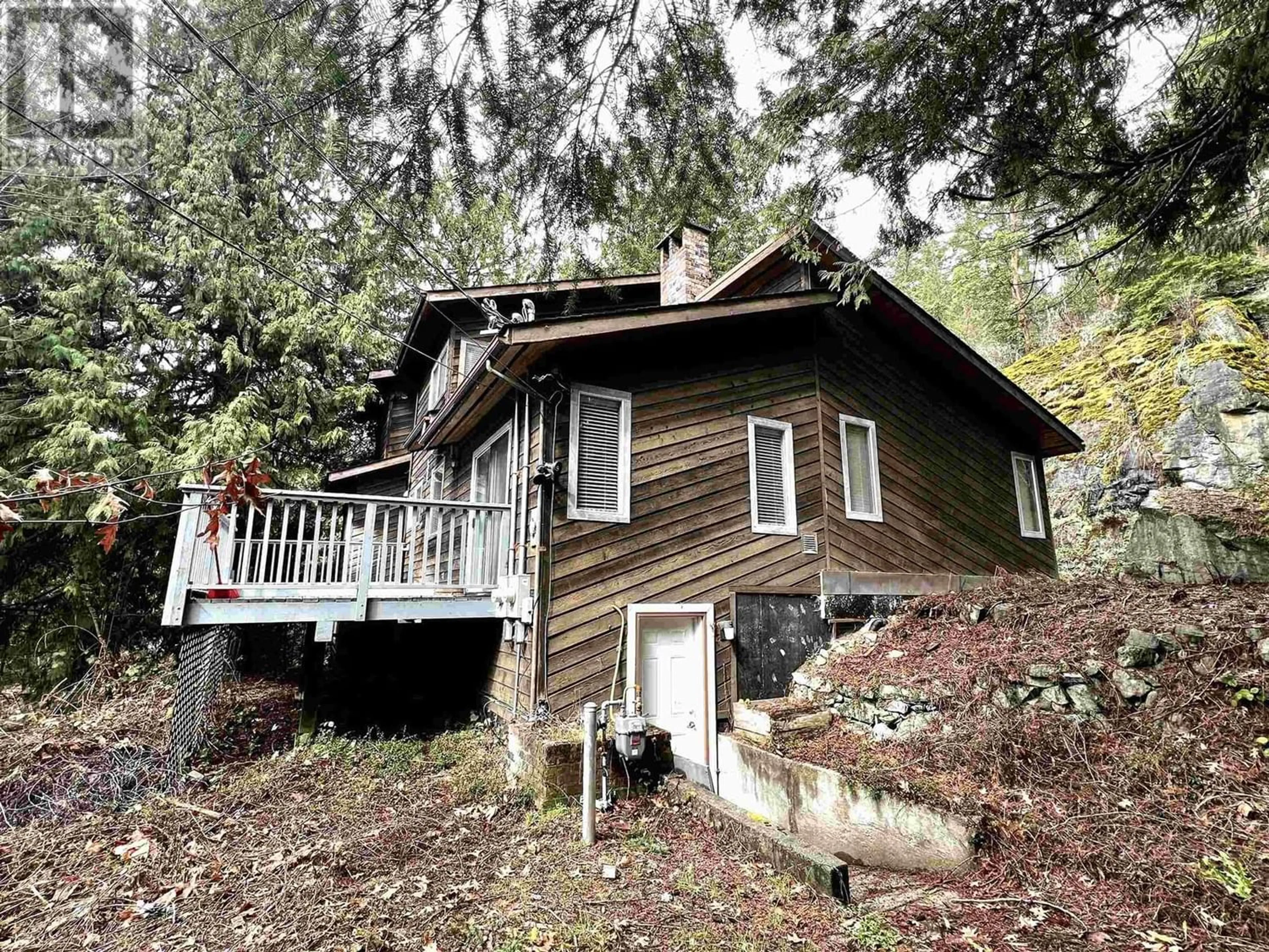 Frontside or backside of a home for 7462 REDROOFFS ROAD, Halfmoon Bay British Columbia V7Z1C3