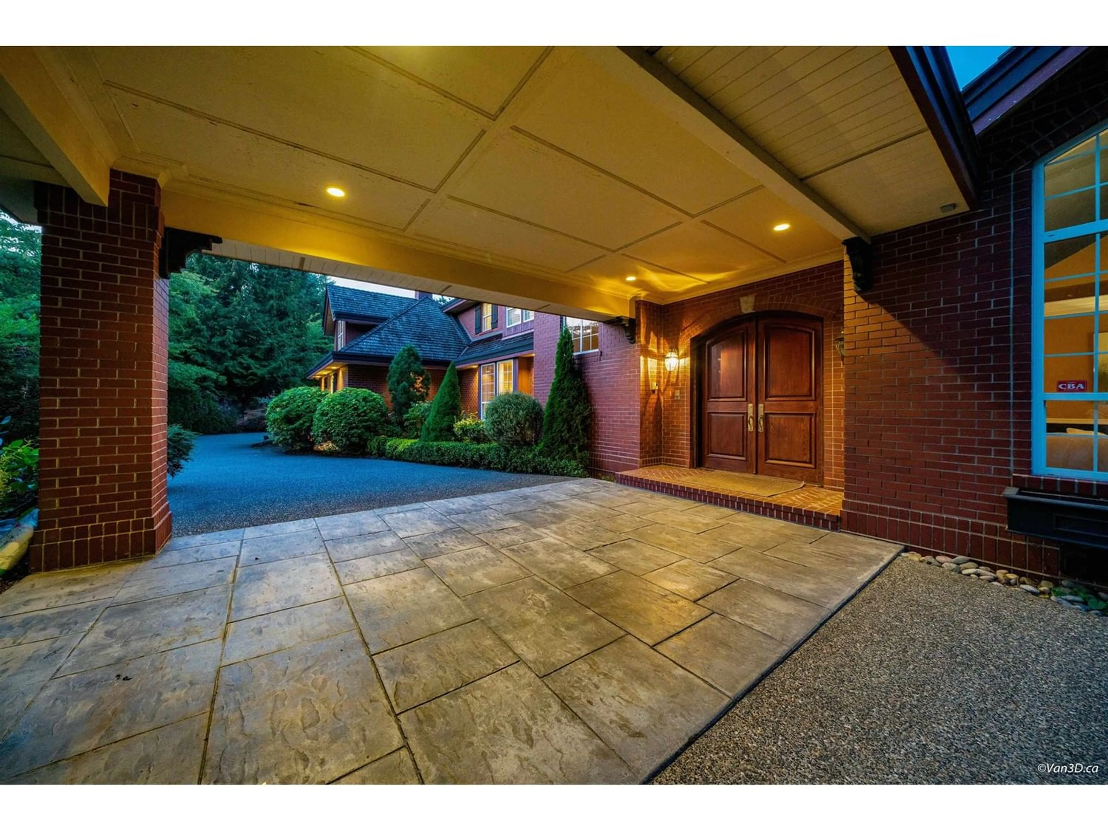 Indoor foyer for 2985 WOODCREST PLACE, Surrey British Columbia V4P2K8