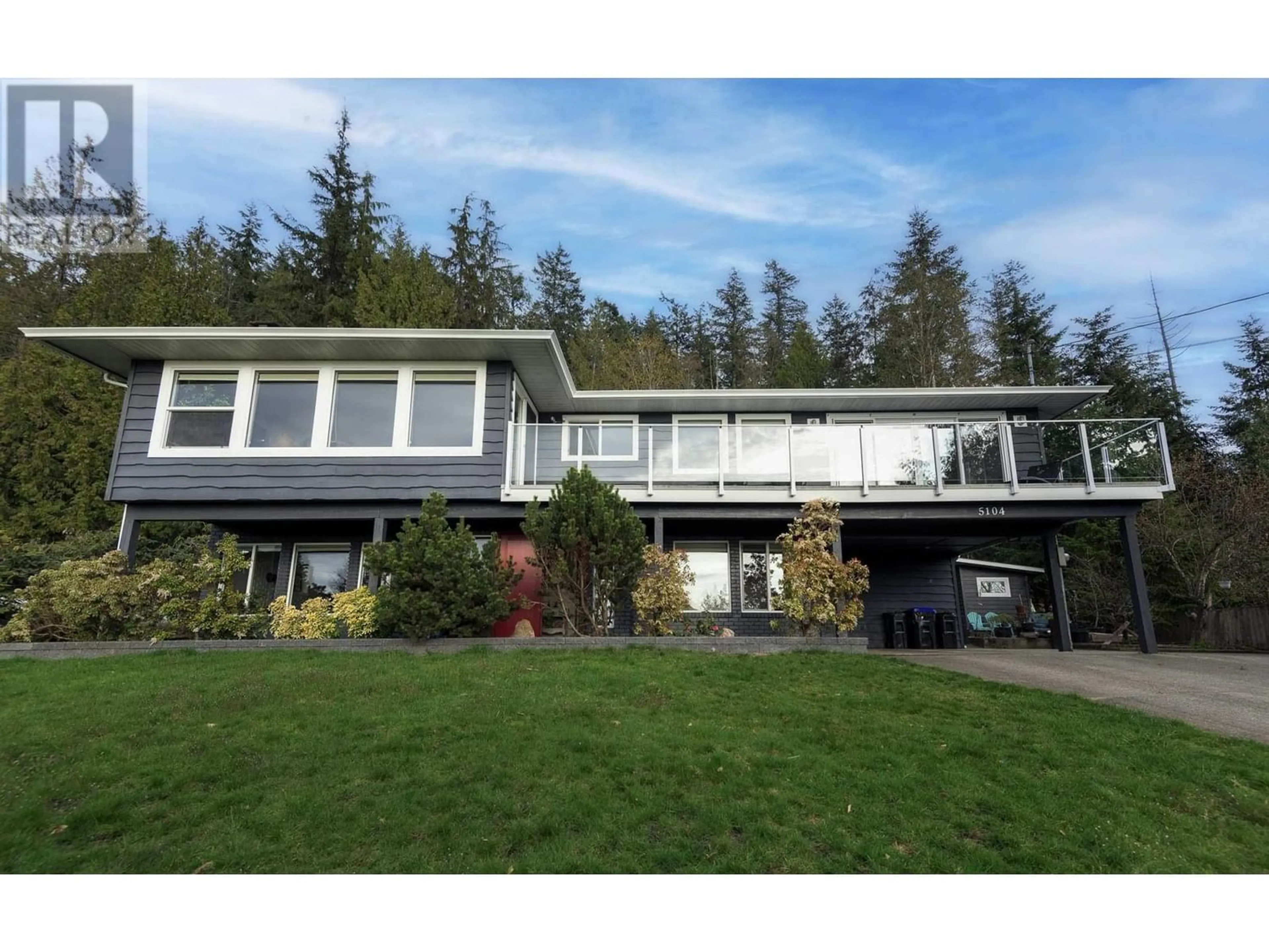 Frontside or backside of a home for 5104 PAM ROAD, Sechelt British Columbia V7Z0G6