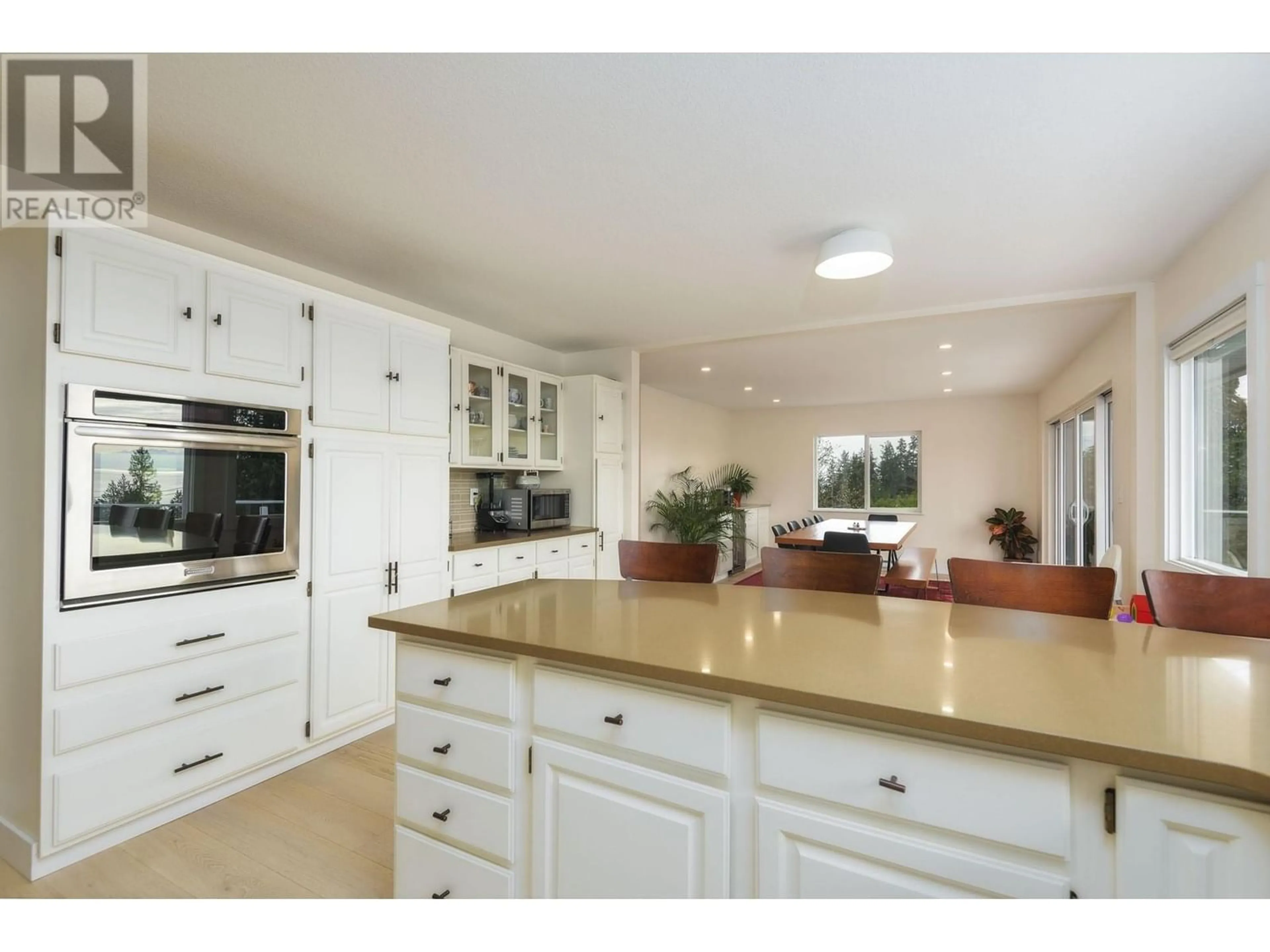 Kitchen for 5104 PAM ROAD, Sechelt British Columbia V7Z0G6