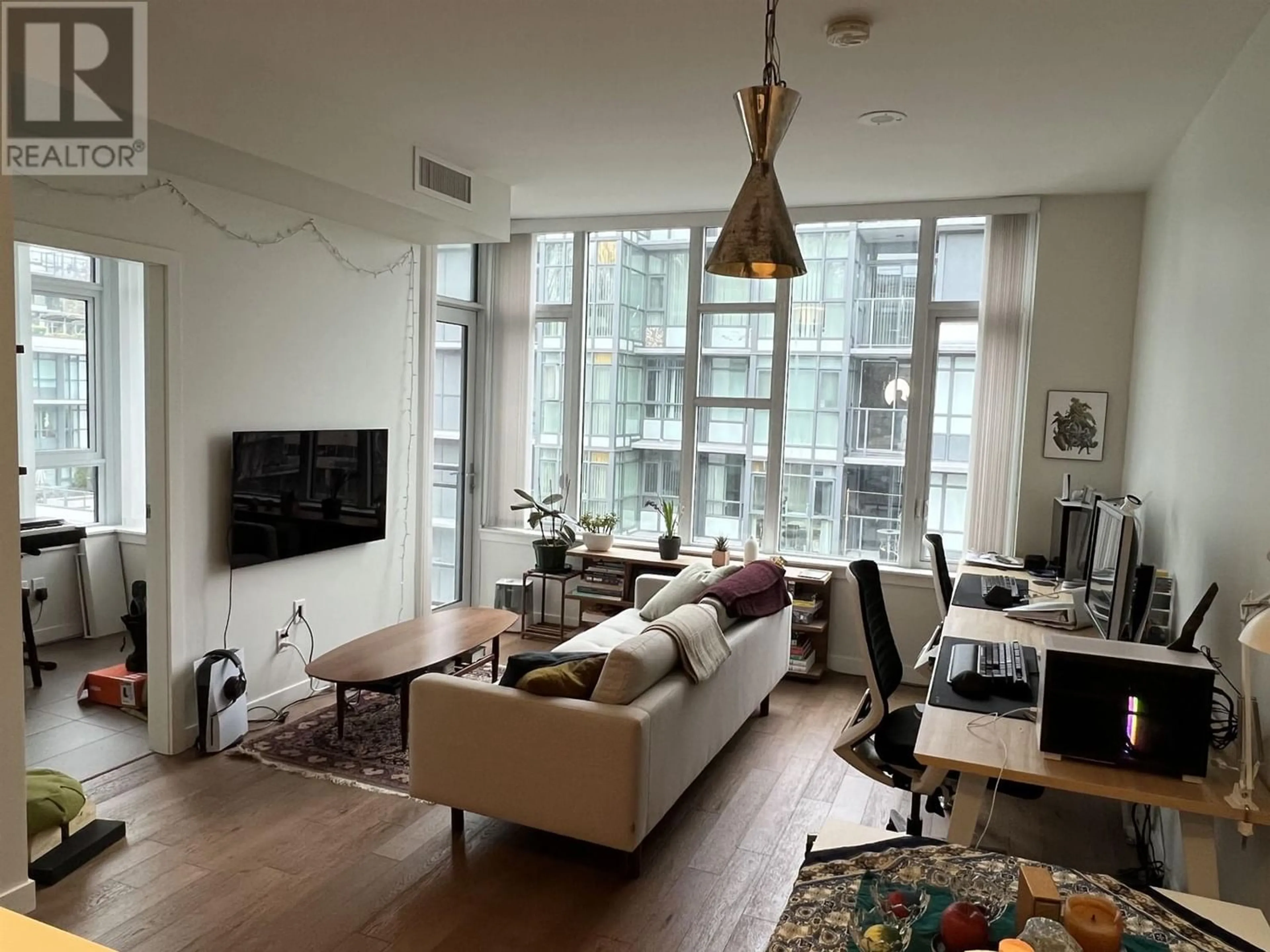 Living room for 601 2565 MAPLE STREET, Vancouver British Columbia V7J0C8