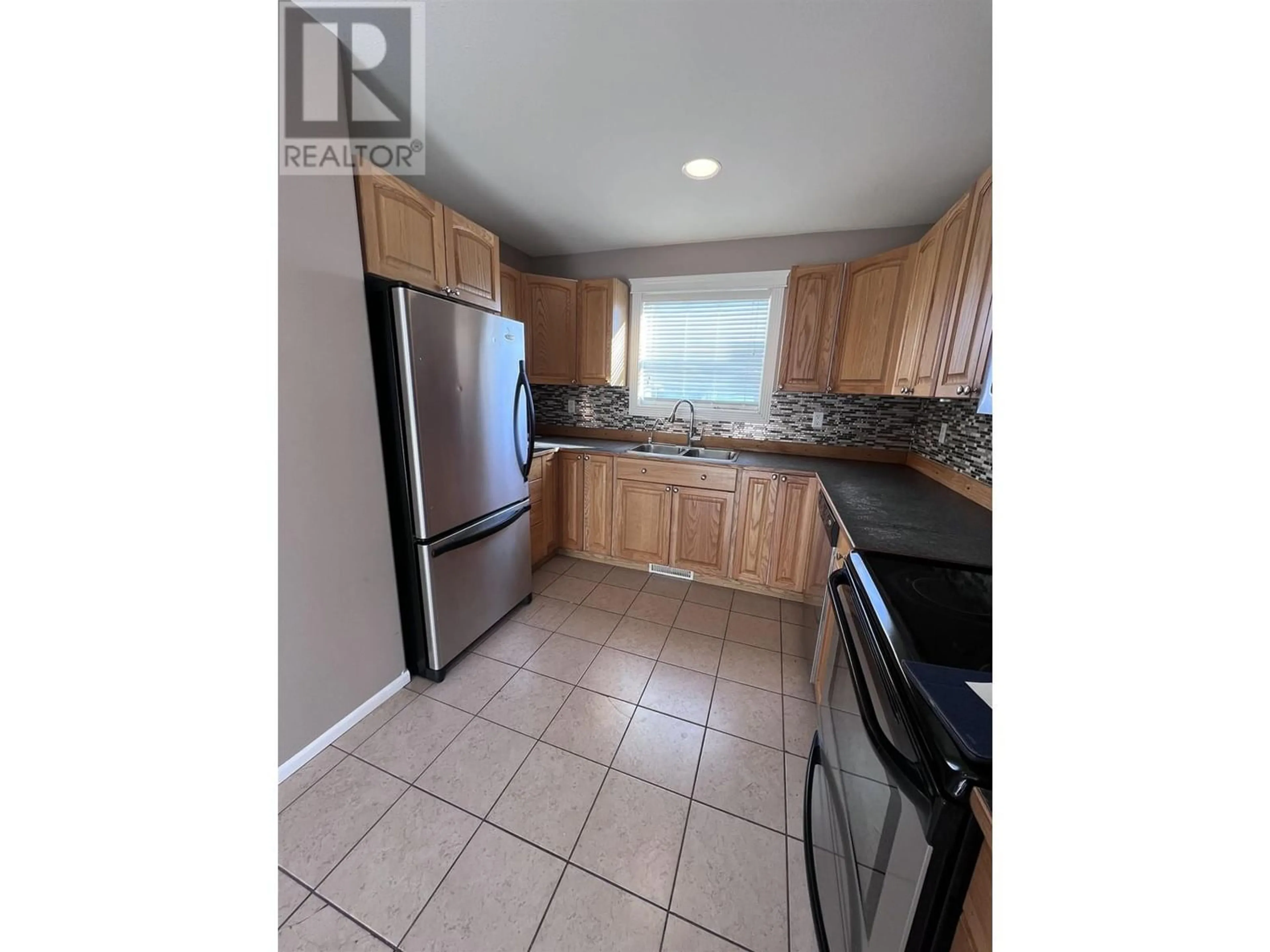 Standard kitchen for 5213 HALLMARK CRESCENT, Fort Nelson British Columbia V0C1R0