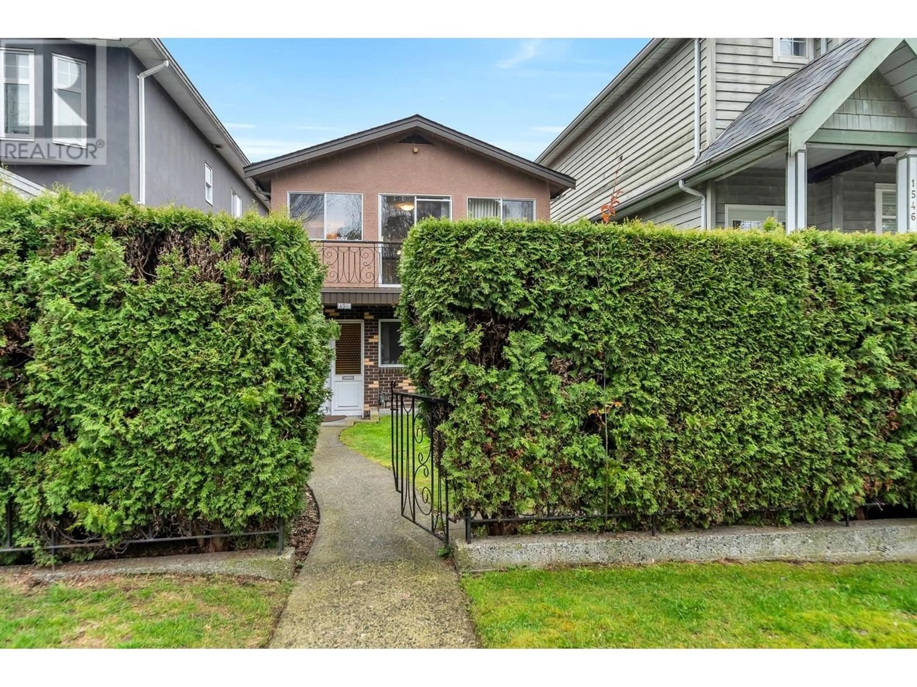 A pic from exterior of the house or condo for 1558 E 2ND AVENUE, Vancouver British Columbia V5N1C7