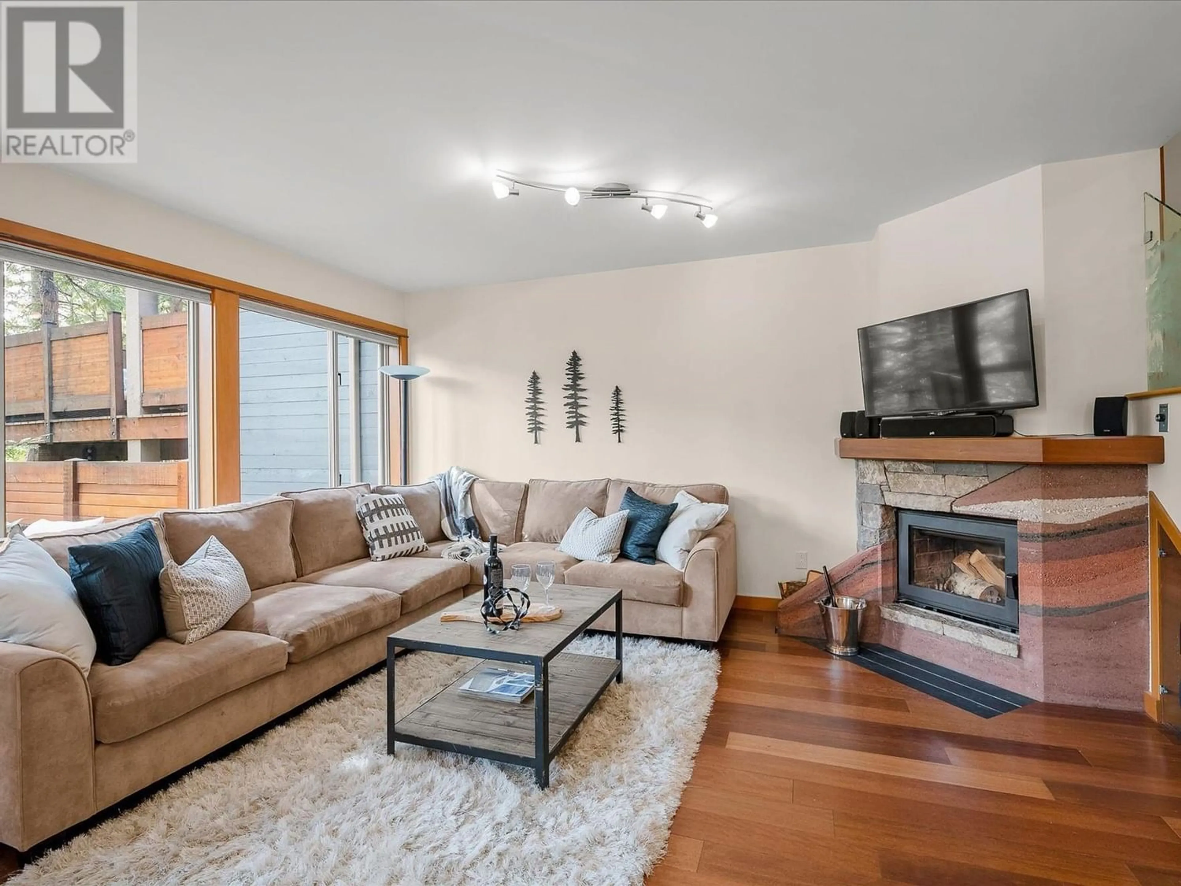 Living room for 59 6127 EAGLE RIDGE CRESCENT, Whistler British Columbia V8E0W7