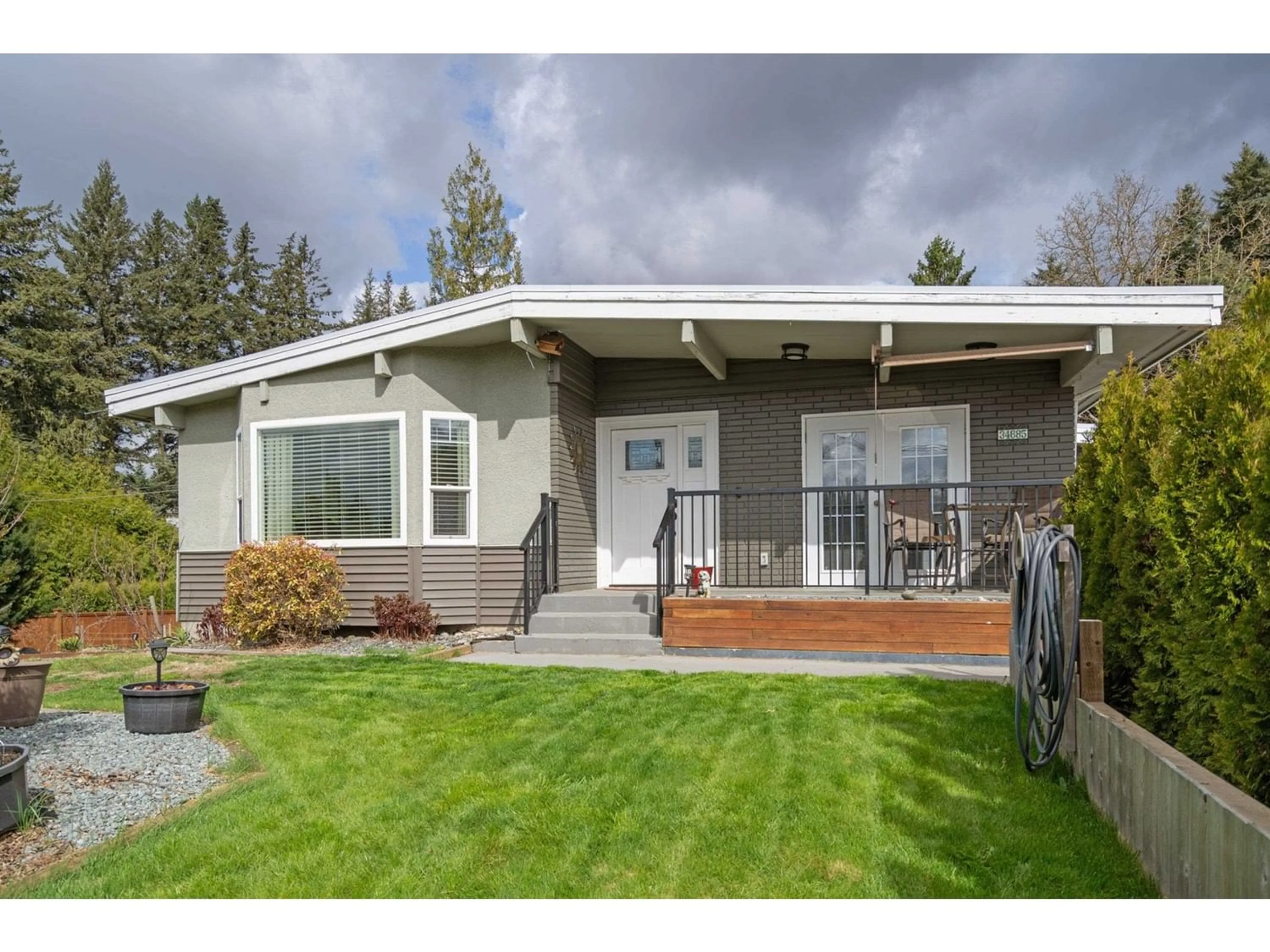 Home with vinyl exterior material for 34685 OLD CLAYBURN ROAD, Abbotsford British Columbia V2S4H6