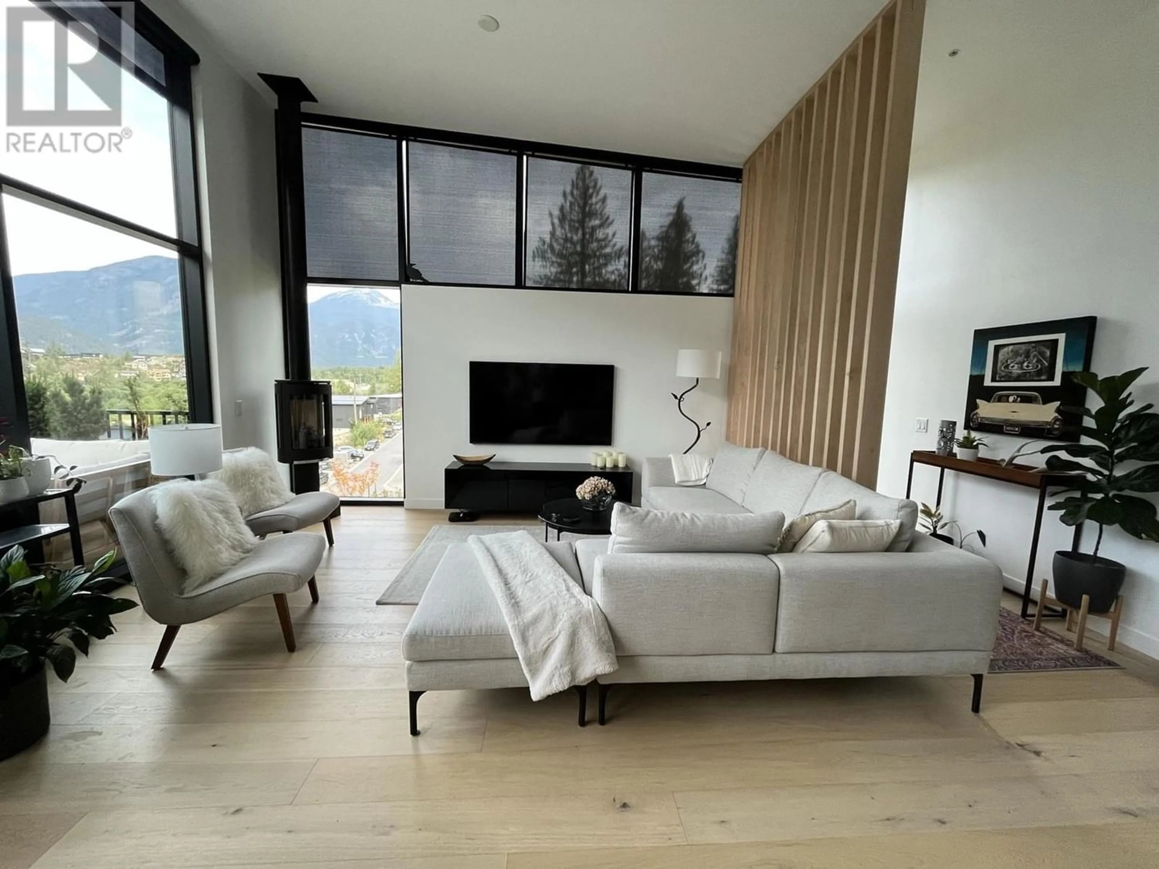 Living room for 1 4000 SUNSTONE WAY, Pemberton British Columbia V0N2L3