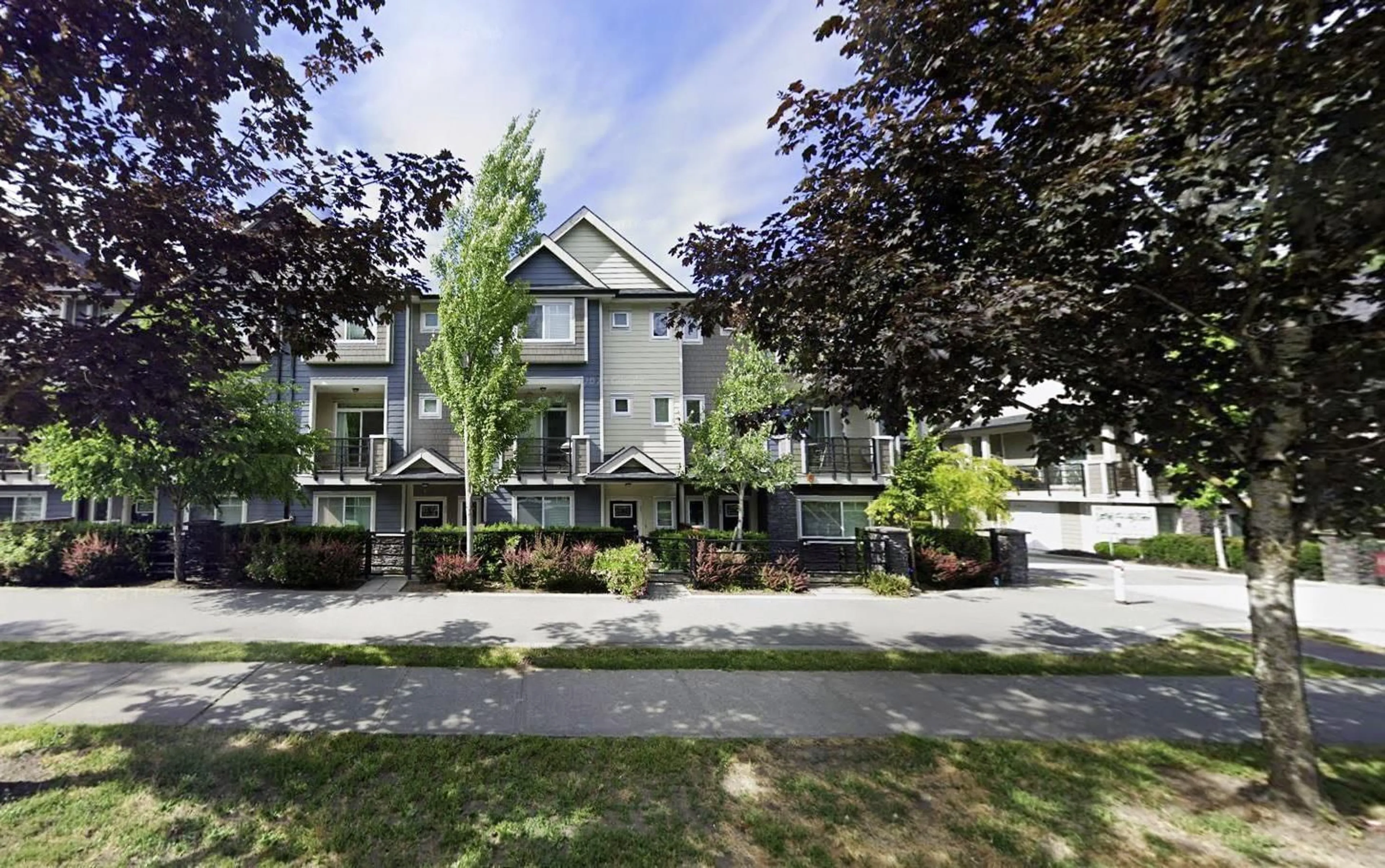 A pic from exterior of the house or condo for 10 14285 64 AVENUE, Surrey British Columbia V3W1Z2