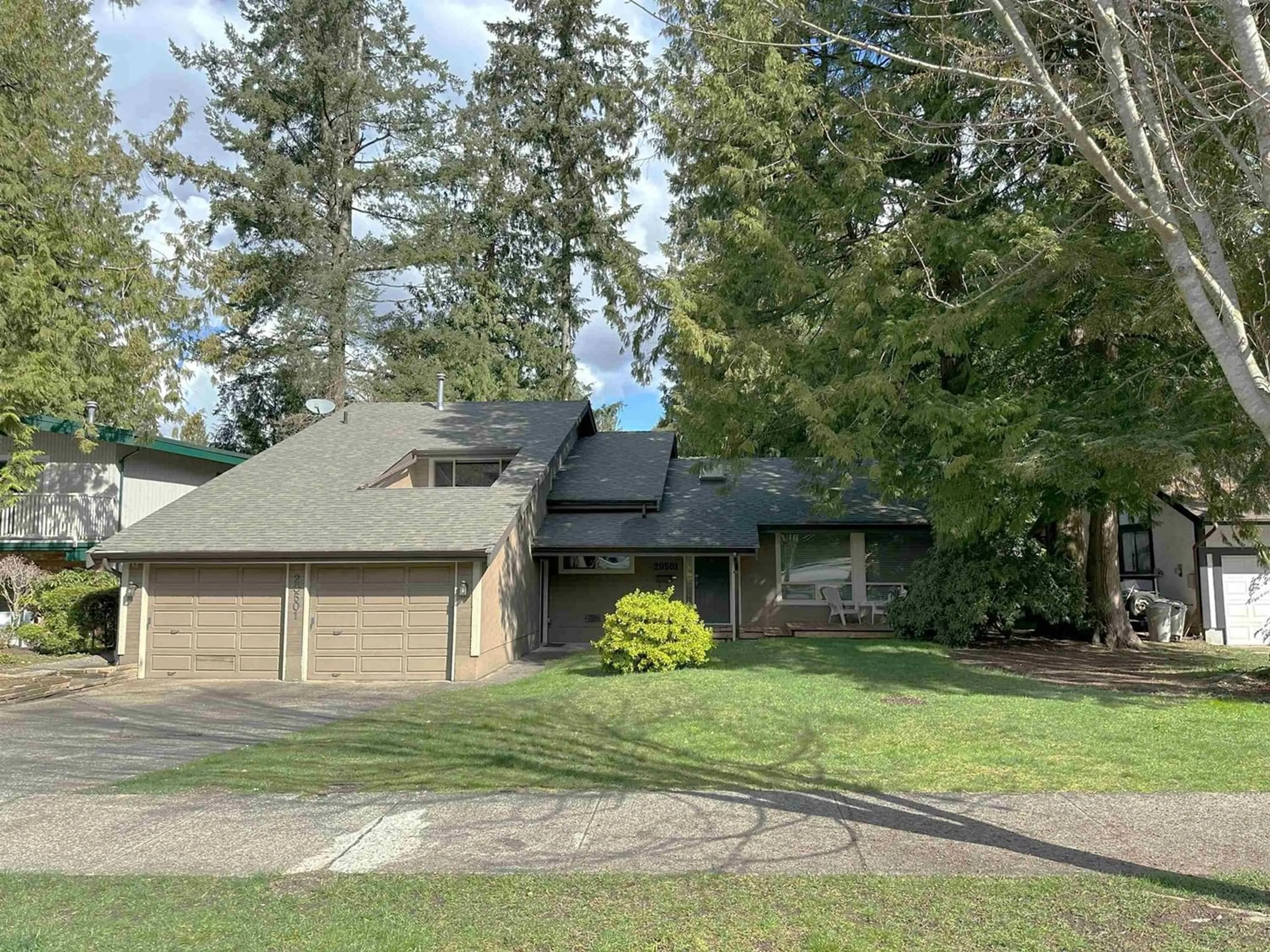 Frontside or backside of a home for 20501 45A AVENUE, Langley British Columbia V3A6G4