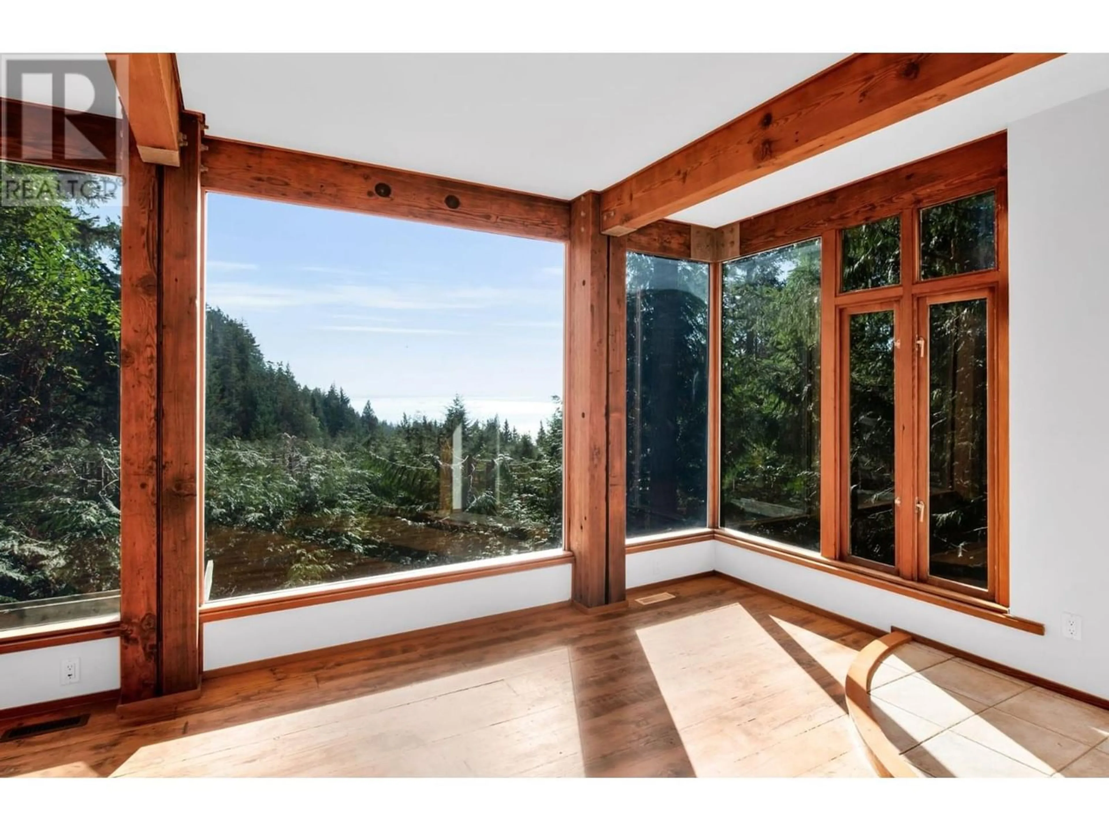 Indoor entryway for 1091 COWAN POINT DRIVE, Bowen Island British Columbia V0N1G2