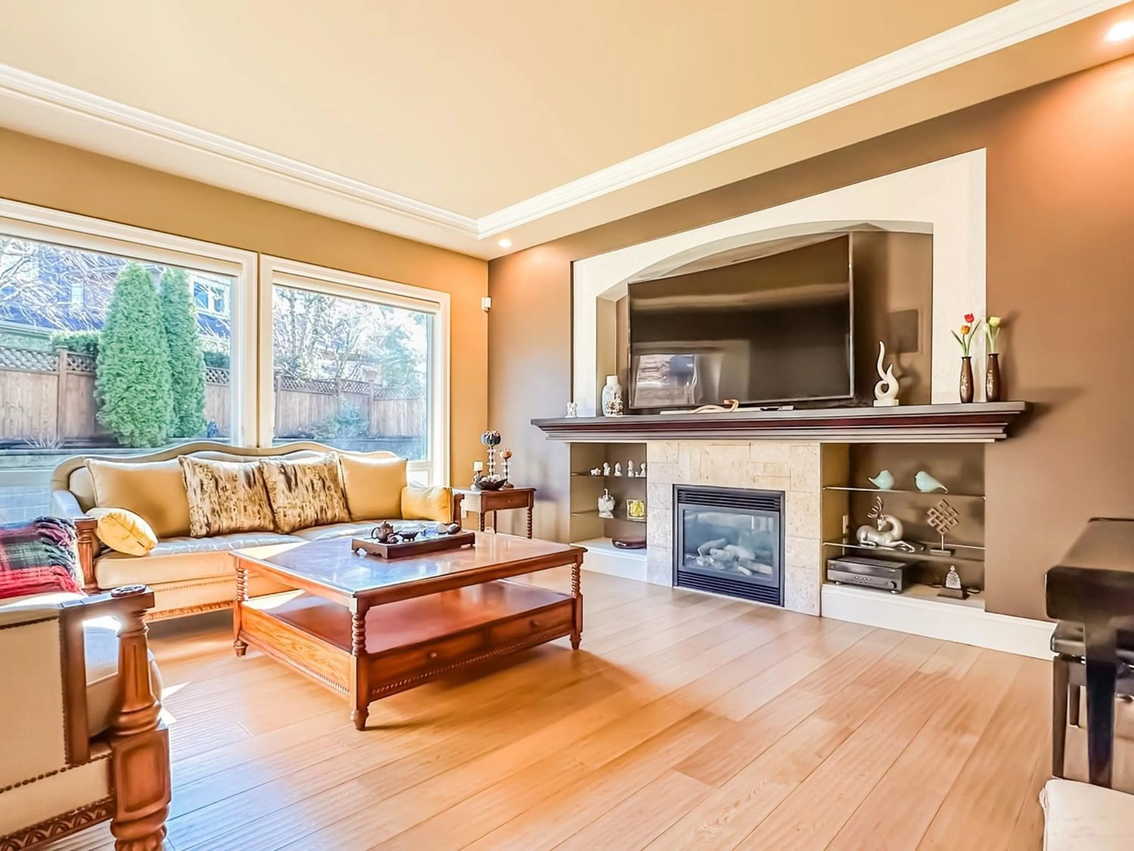 Living room for 2550 163A STREET, Surrey British Columbia V3Z6X7