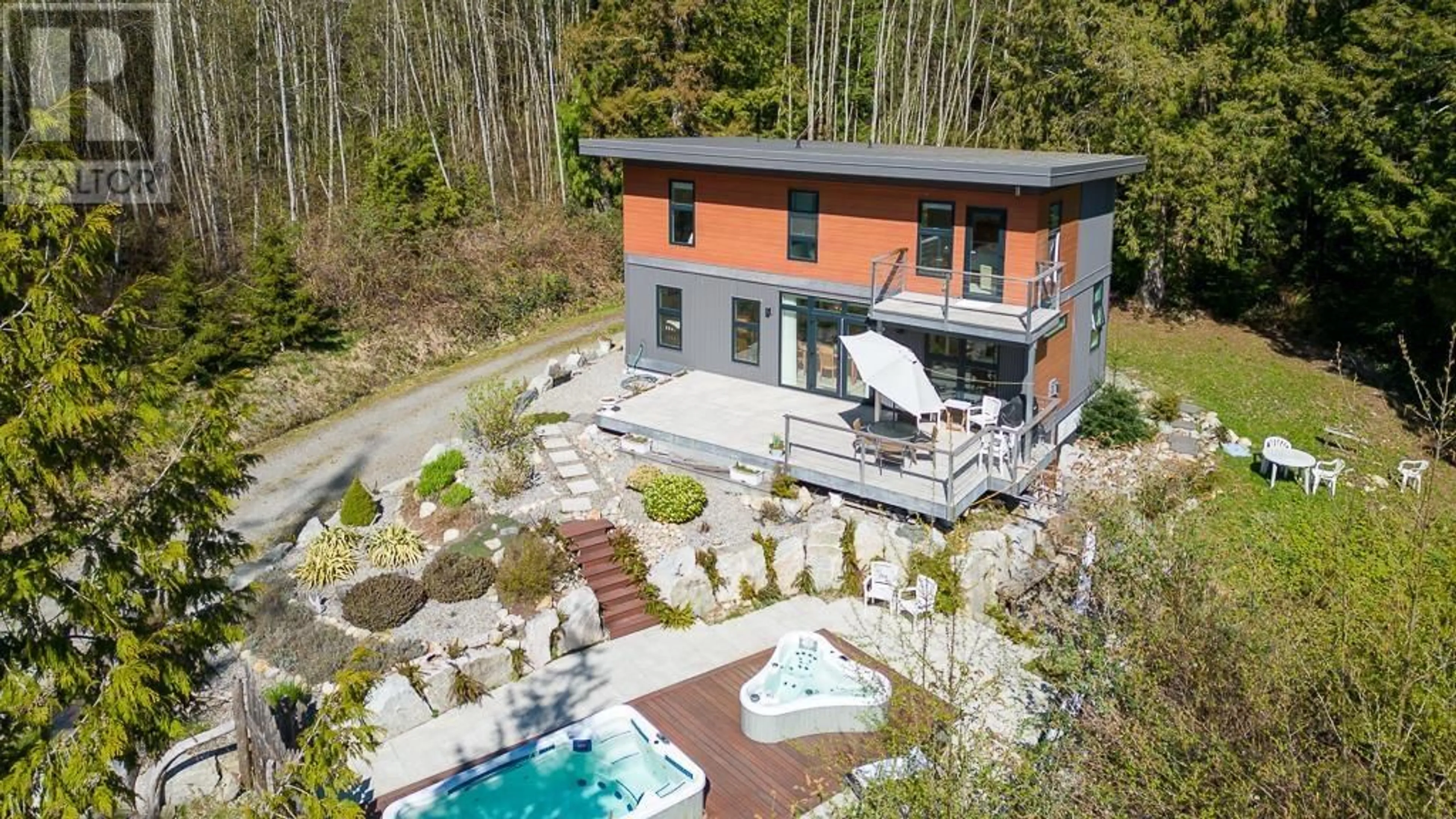 Indoor or outdoor pool for 972 JOE ROAD, Roberts Creek British Columbia V0N2W6