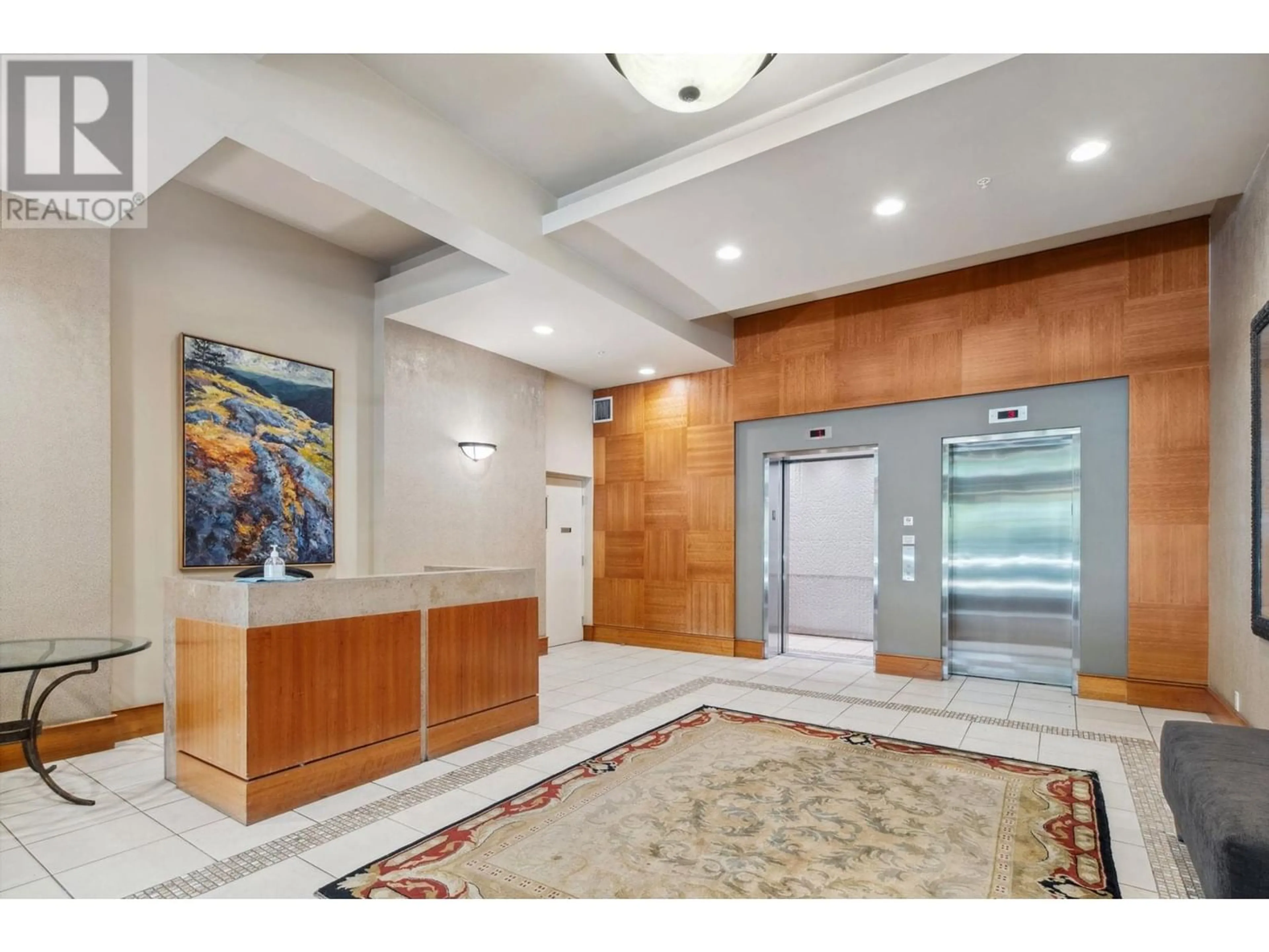 Indoor lobby for 402 5790 E BOULEVARD, Vancouver British Columbia V6M4M4