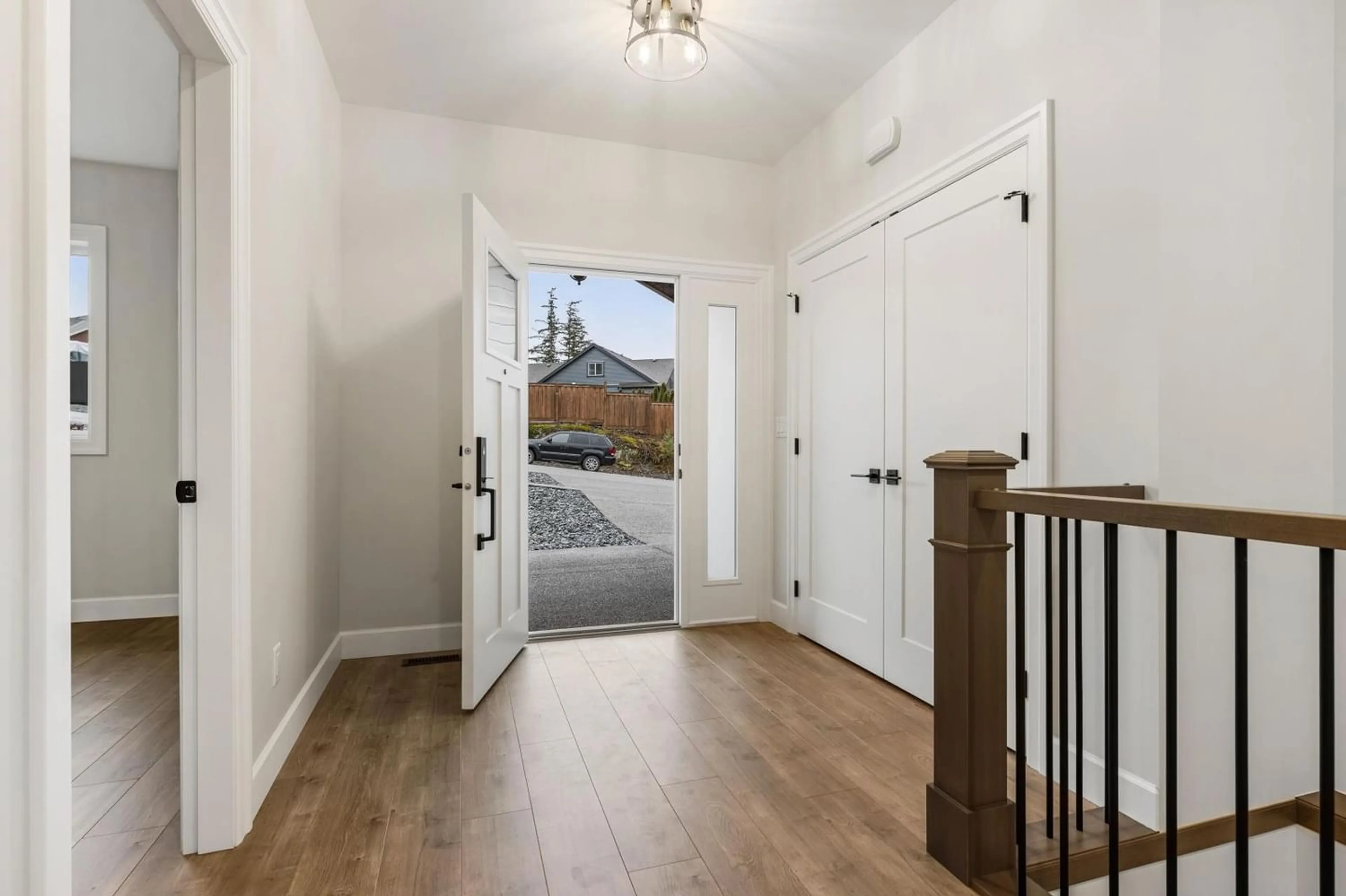 Indoor entryway for 1869 WOODSIDE BOULEVARD, Agassiz British Columbia V0M1A1