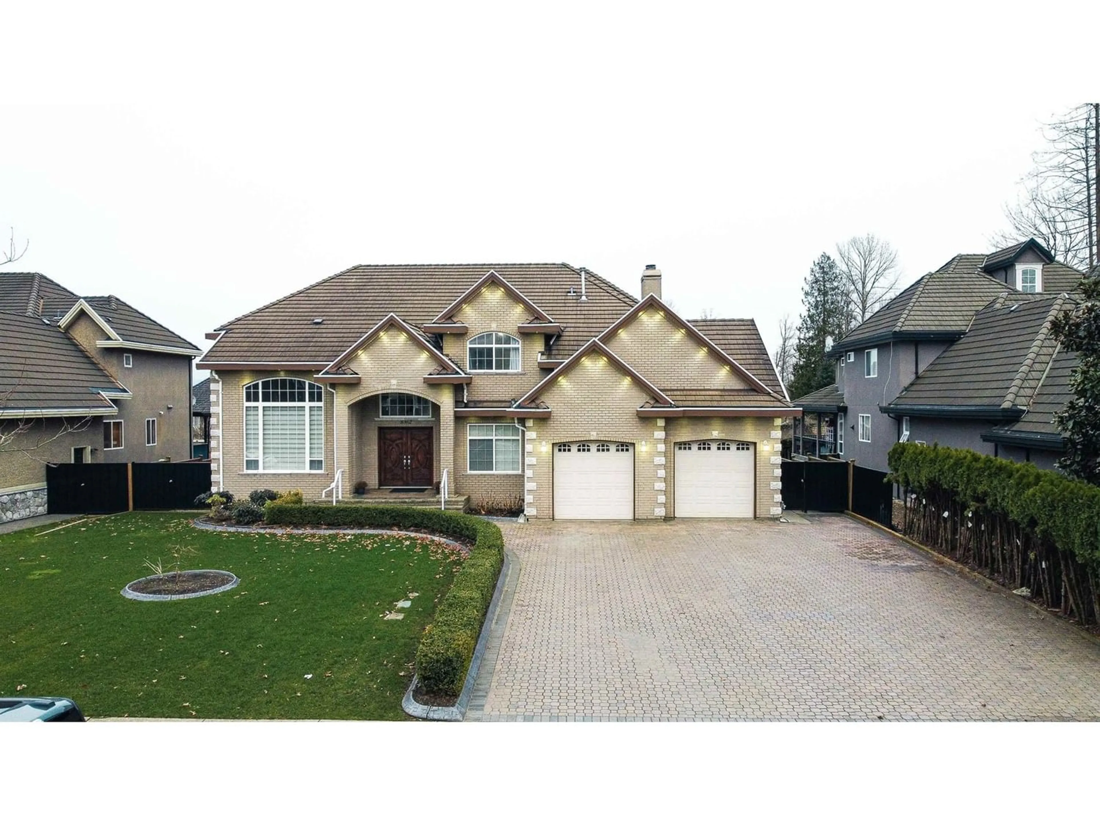 Frontside or backside of a home for 8362 170A STREET, Surrey British Columbia V4N5J7