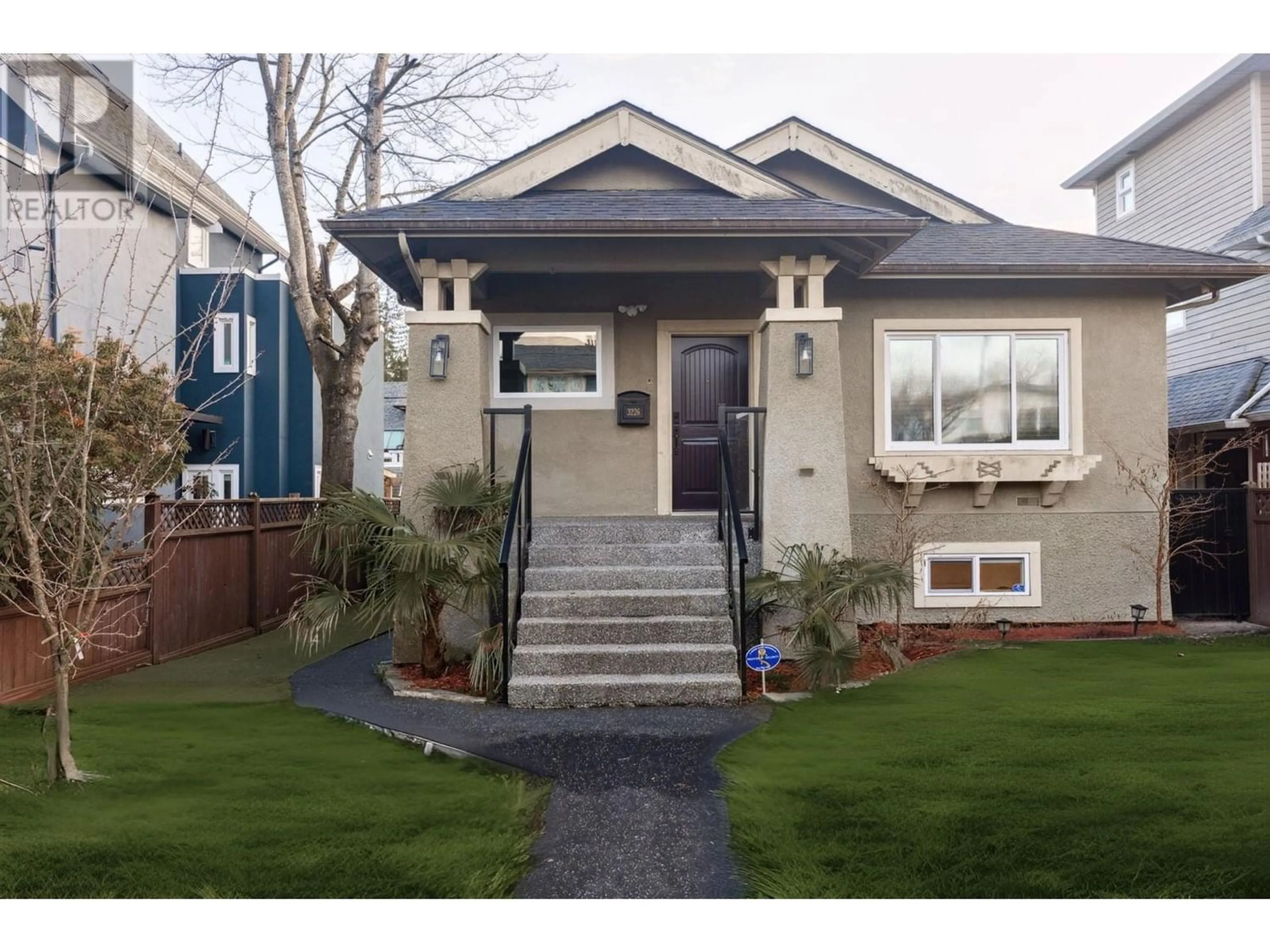 Frontside or backside of a home for 3226 W 7TH AVENUE, Vancouver British Columbia V6K2A2