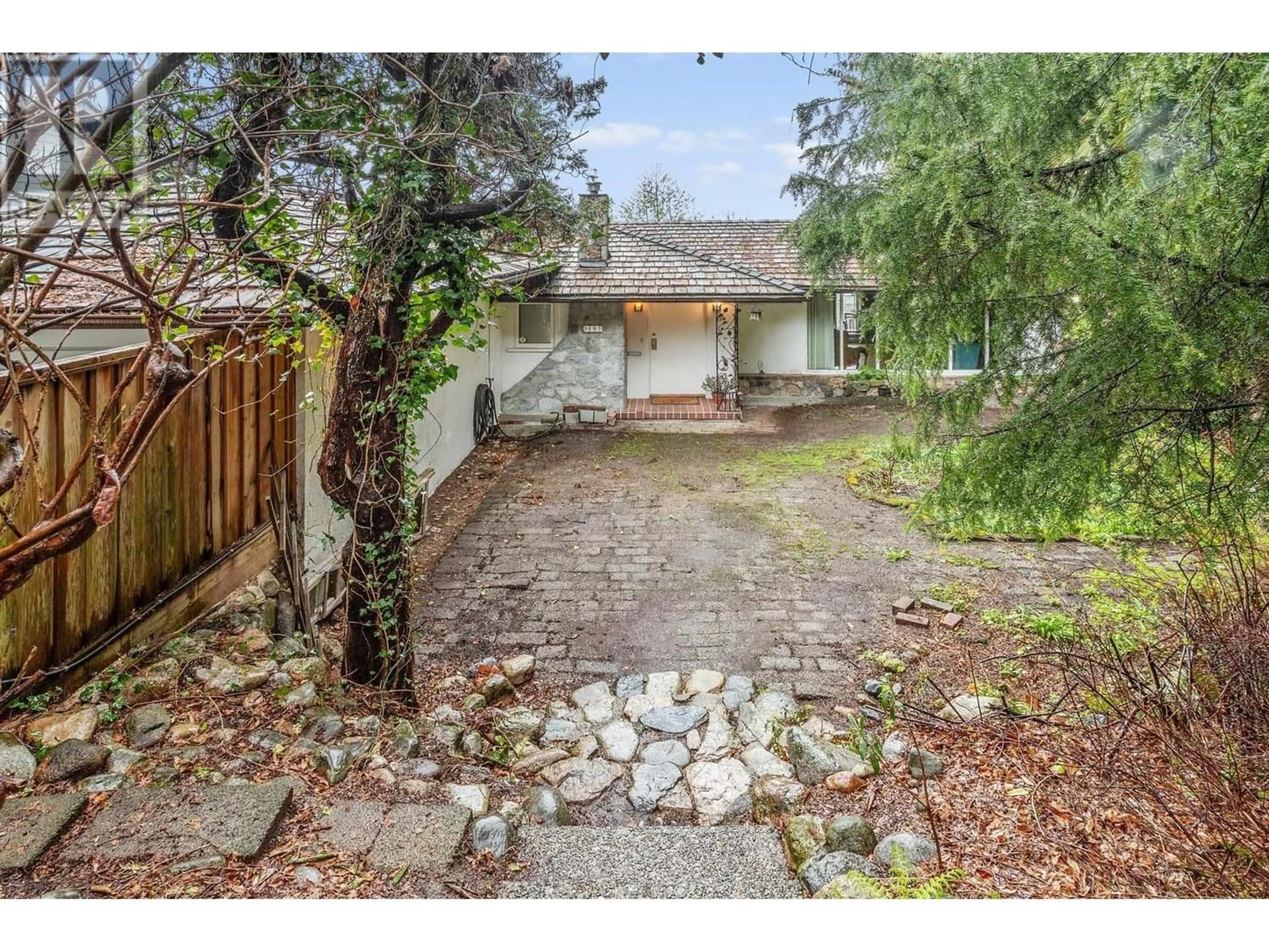 Frontside or backside of a home for 2157 GRAND BOULEVARD, North Vancouver British Columbia V7L3Y8